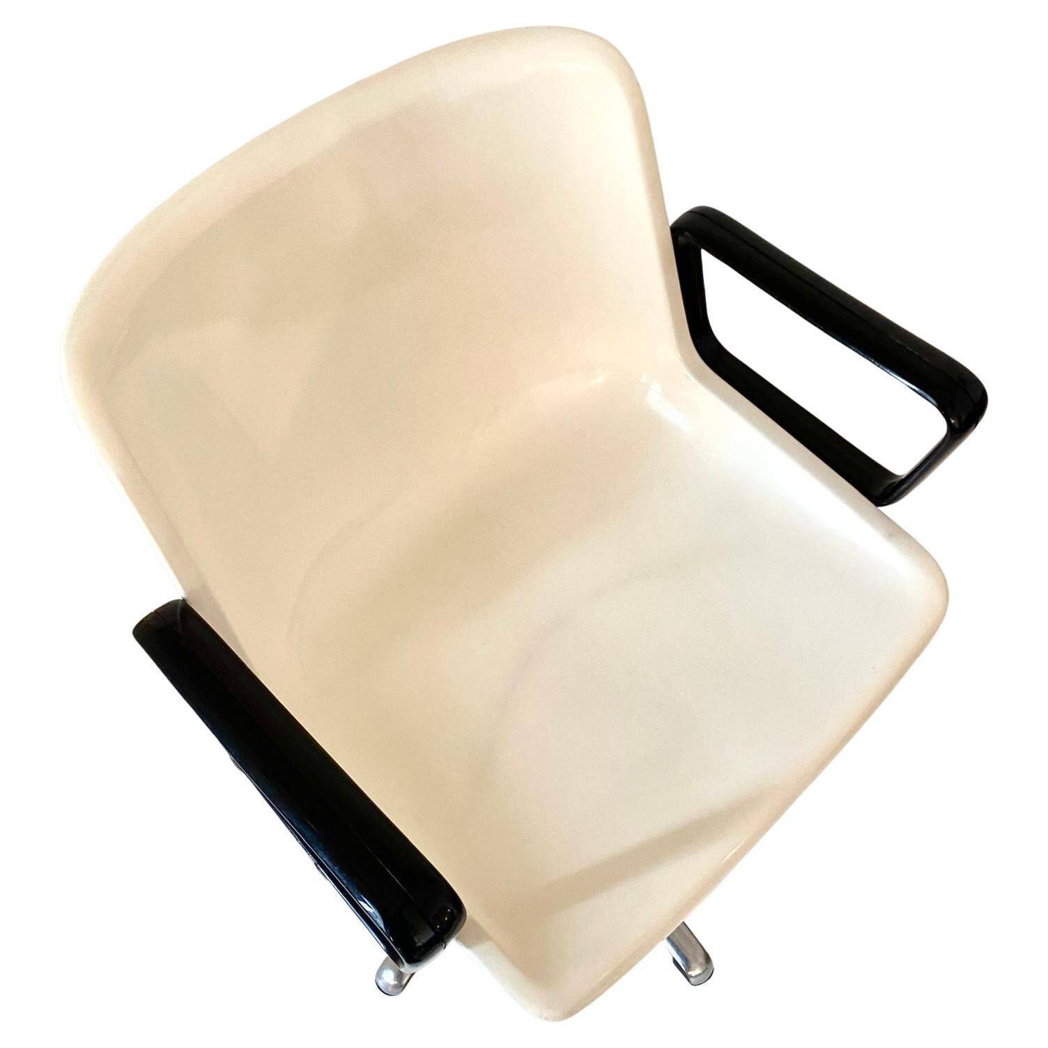 Set of three Modus Office Desk Chairs, Osvaldo Borsani for Tecno, Italy 1960