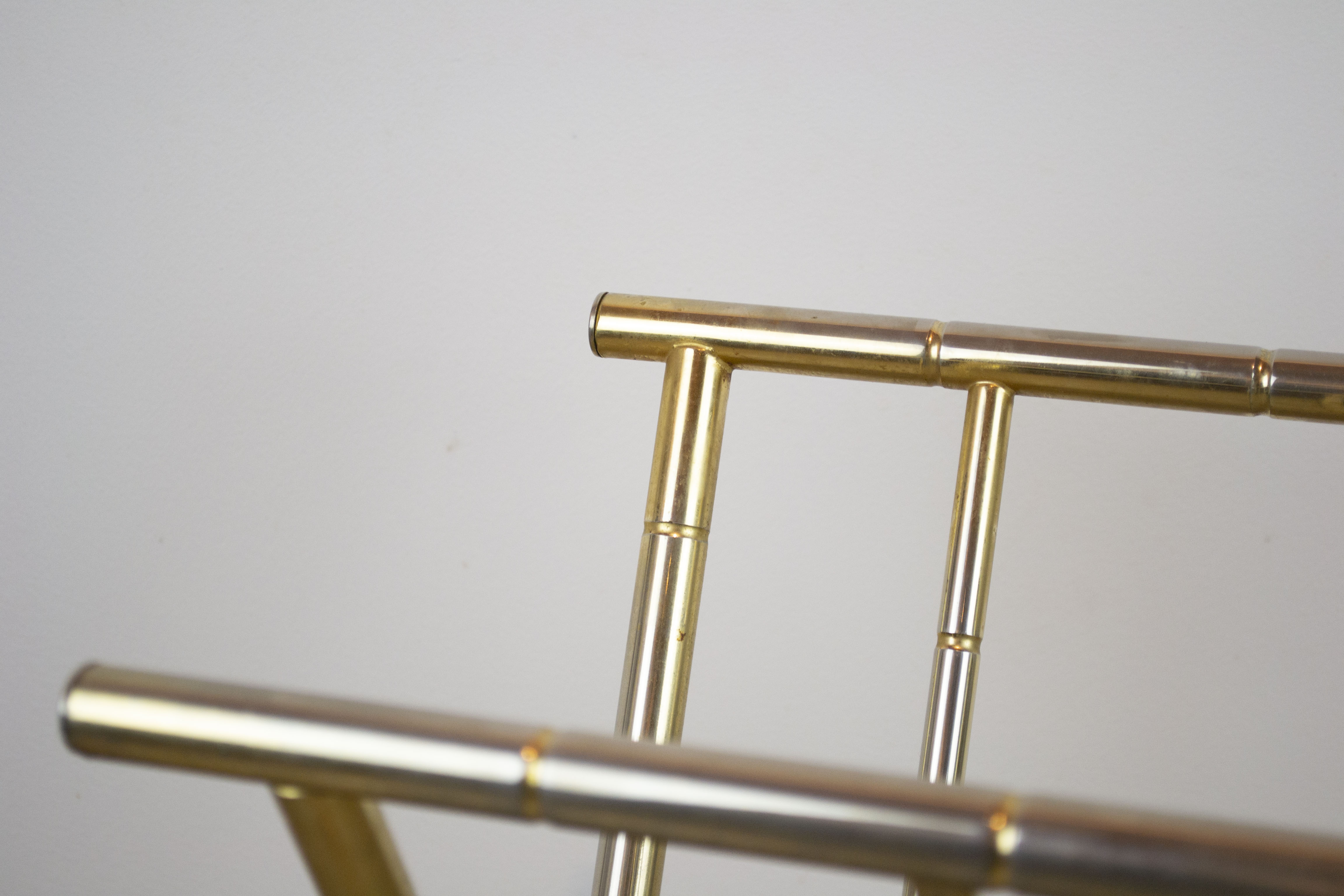 Bamboo gilded metal magazine door