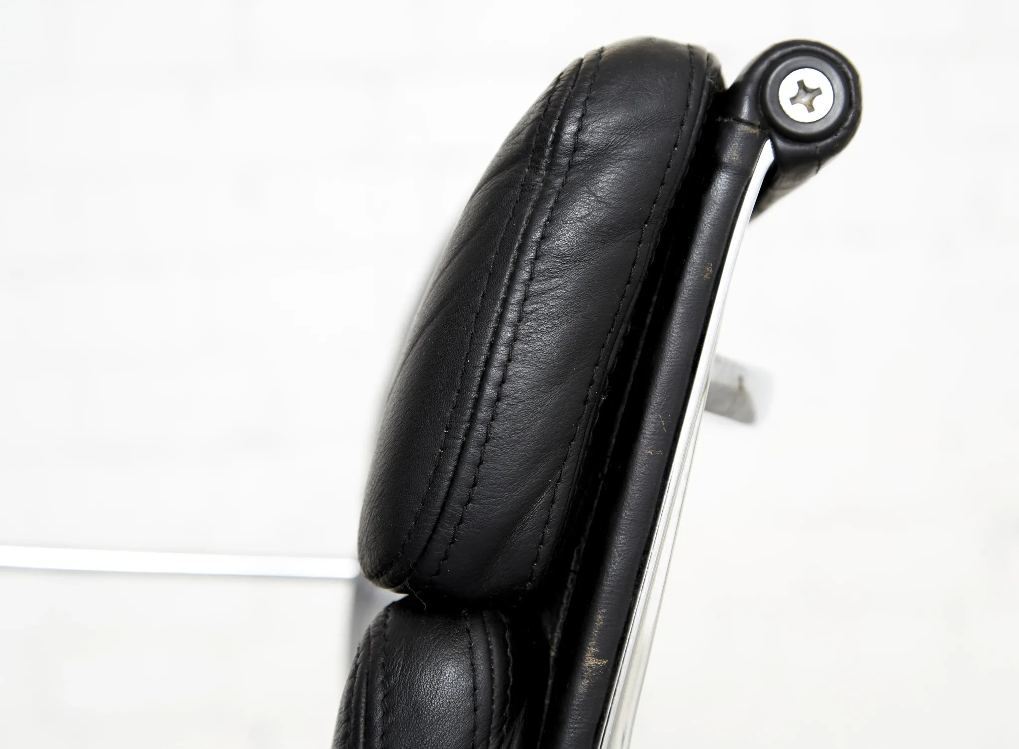 Charles & Ray Eames Soft PAd Chair EA 217 for Vitra