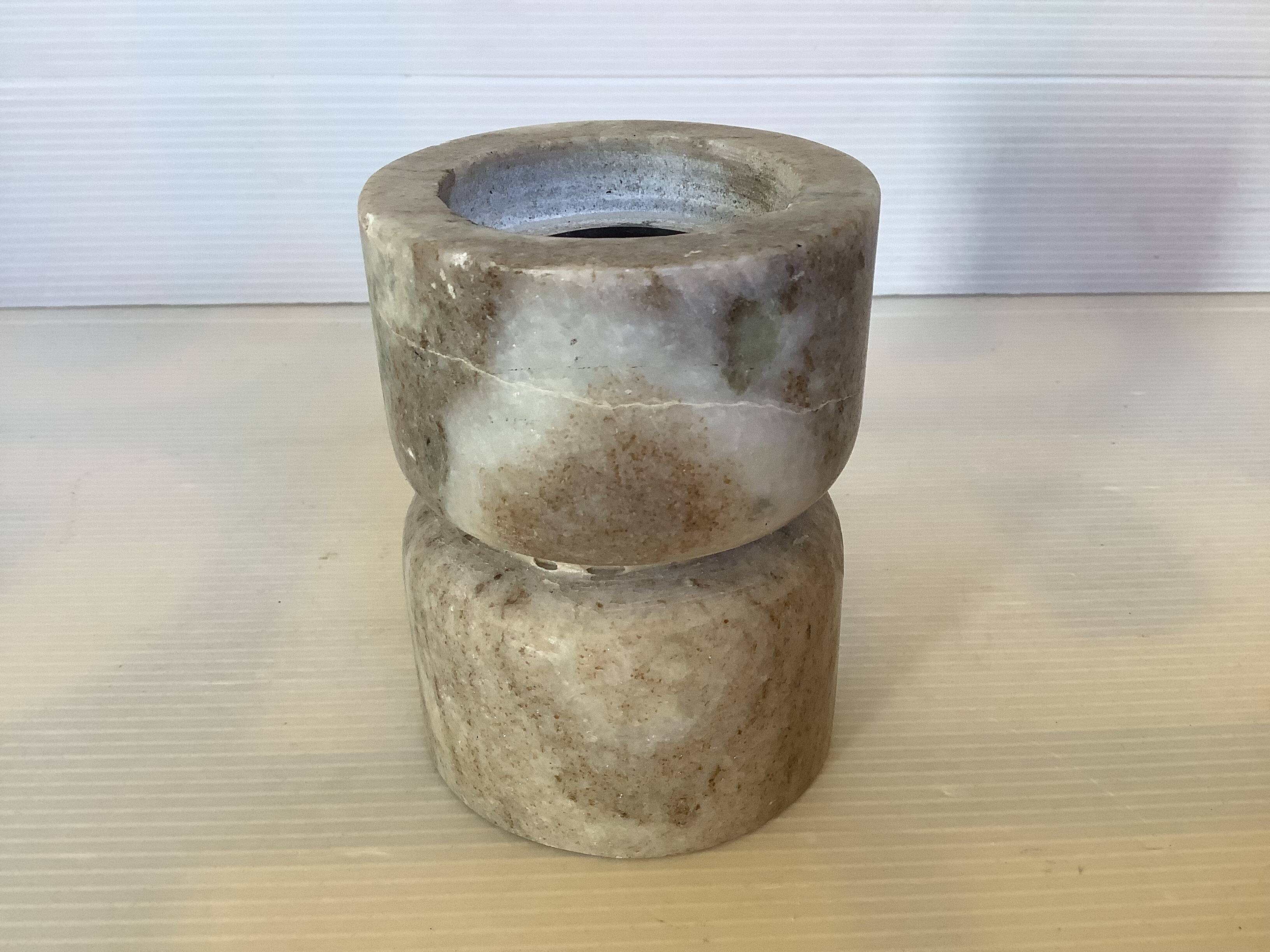 Diabolo marble candlestick