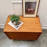 Commode moderniste tiroirs inclinés