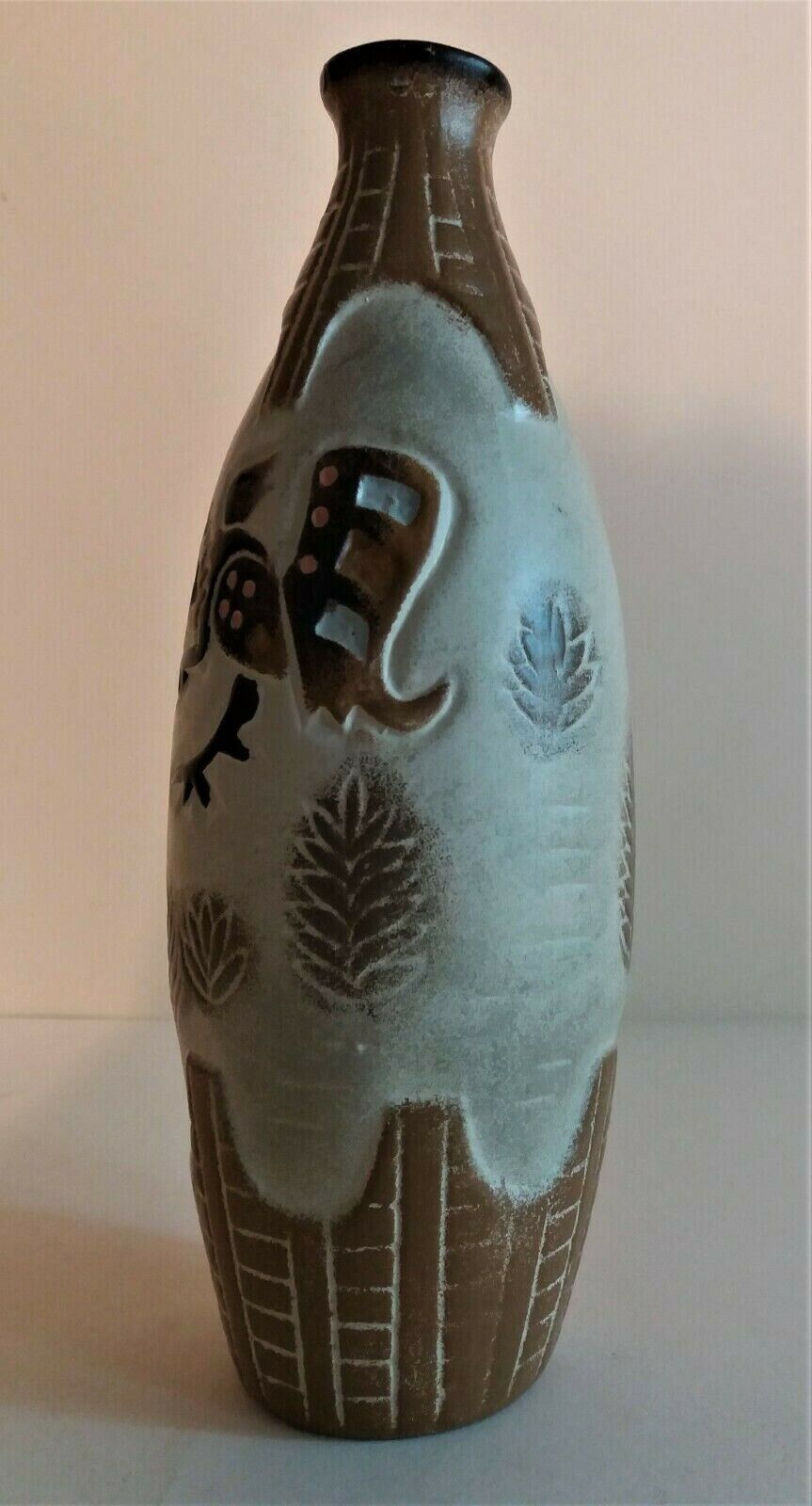Stoneware vase decorated with vintage ceramic roosters XXth