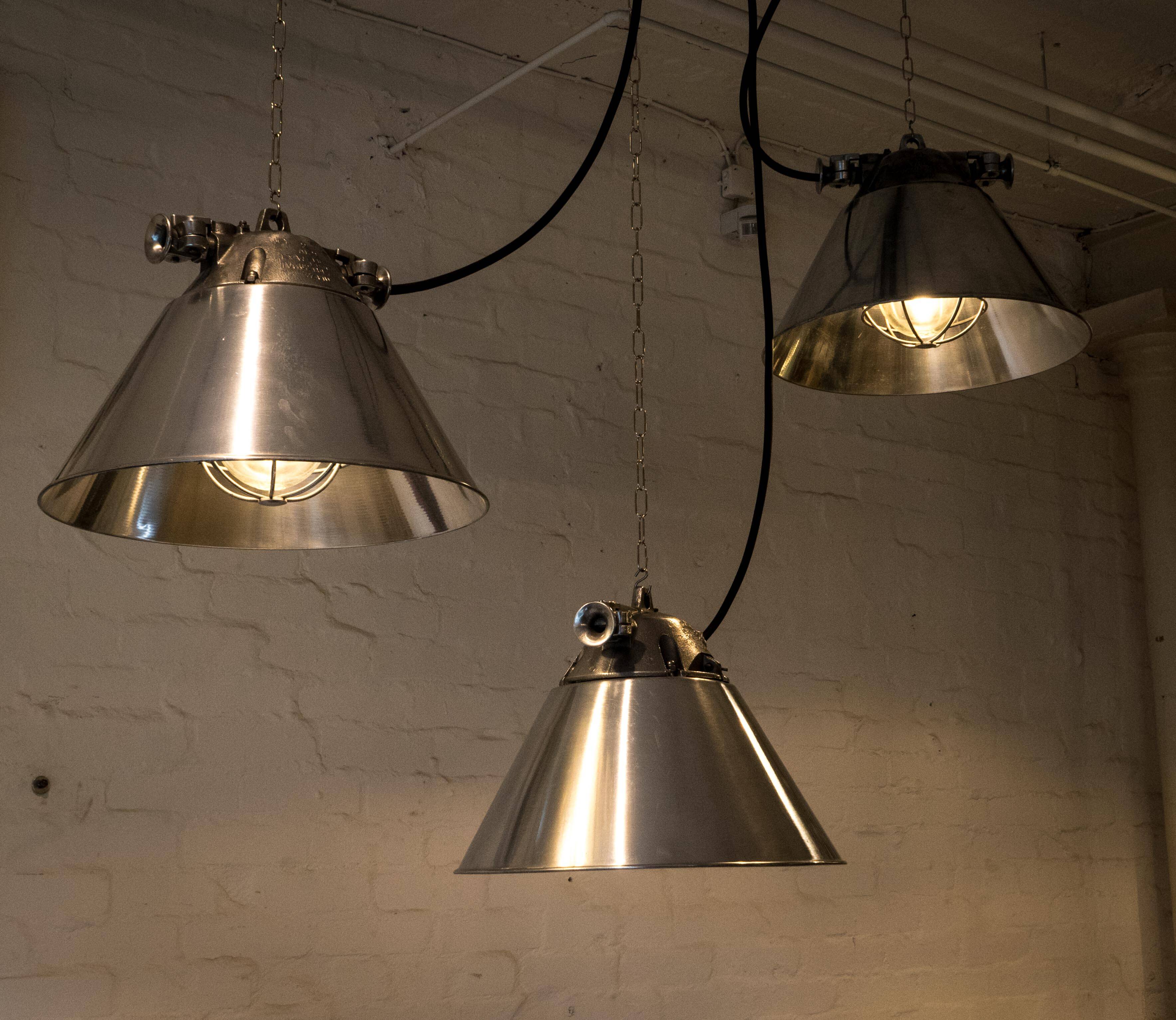 Polnische Industrielampe „Hans“, poliert