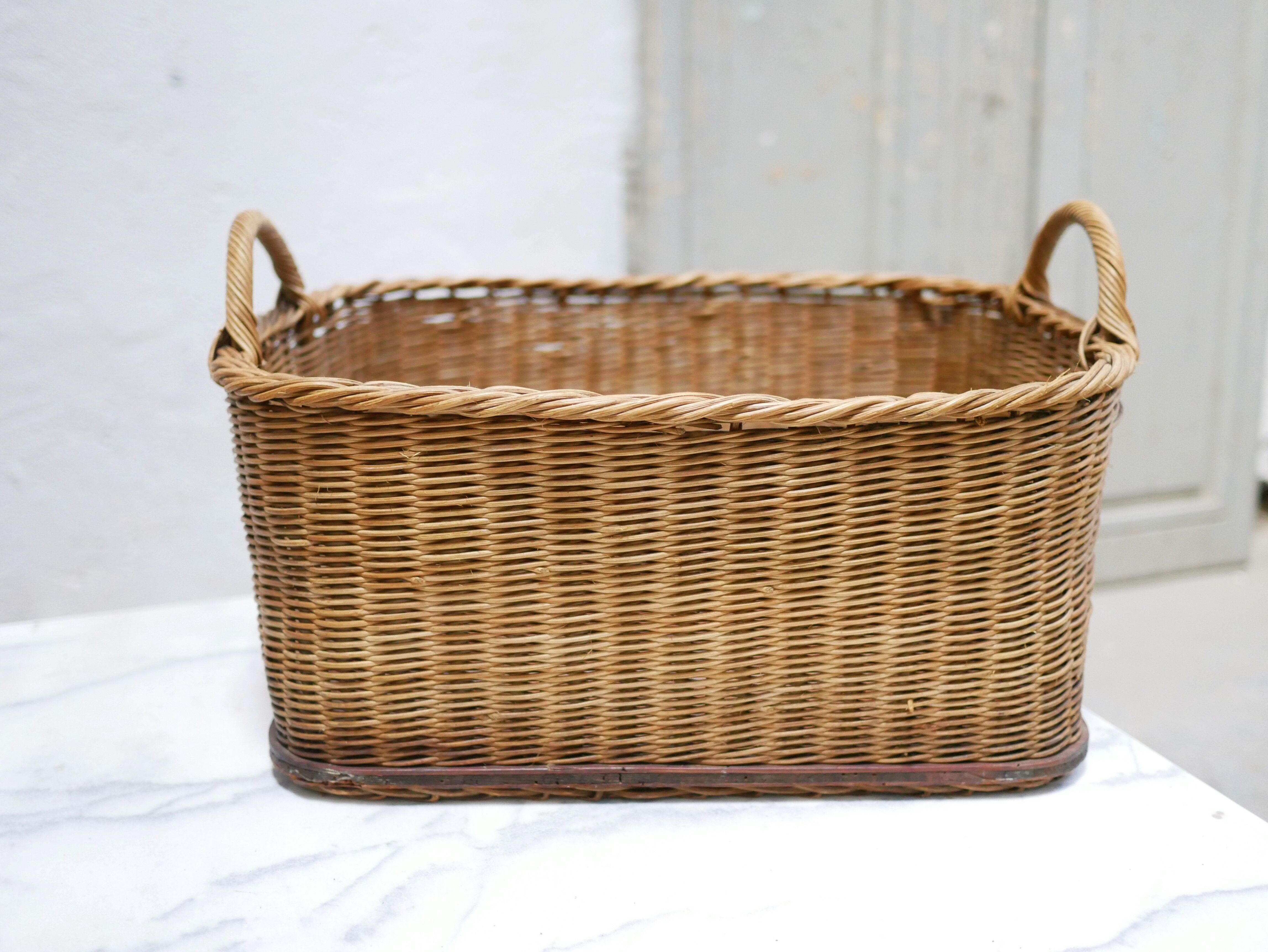 Panier vintage en rotin et en bois