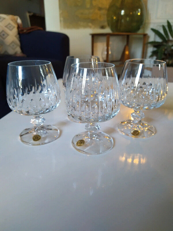 Verres à digestif en cristal taillé