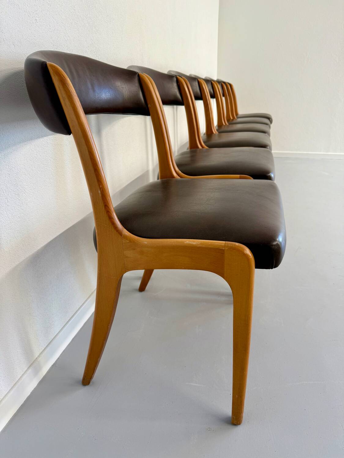 Set of 6 Baumann curved wood and imitation leather chairs, gondola model, 70s
