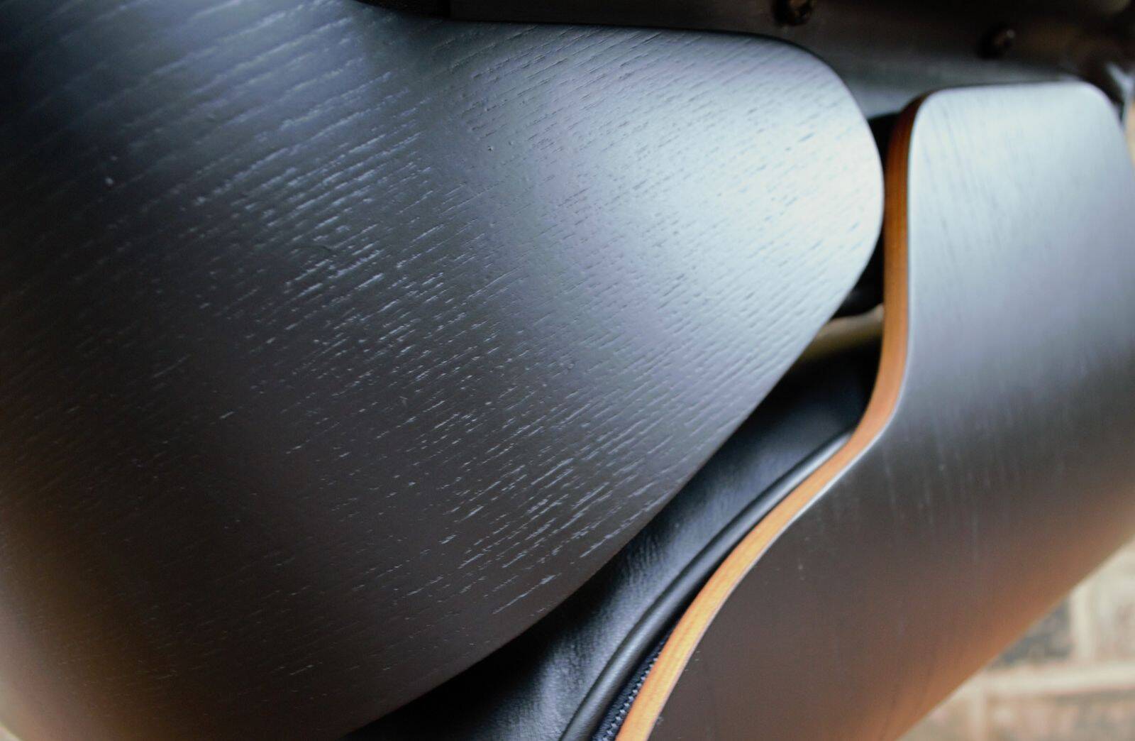 Herman Miller 670 restored version / new leather interior