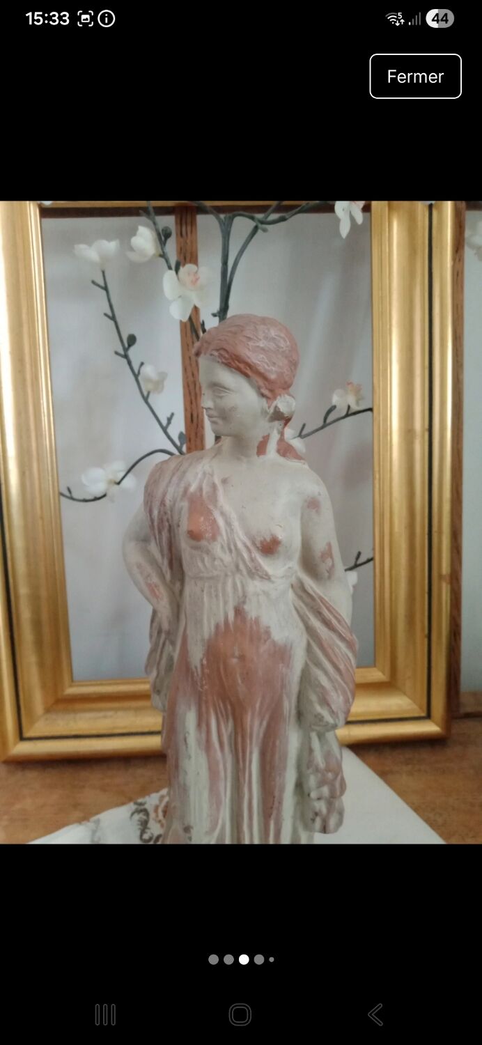 Statuette Louvre Museum Tanagra