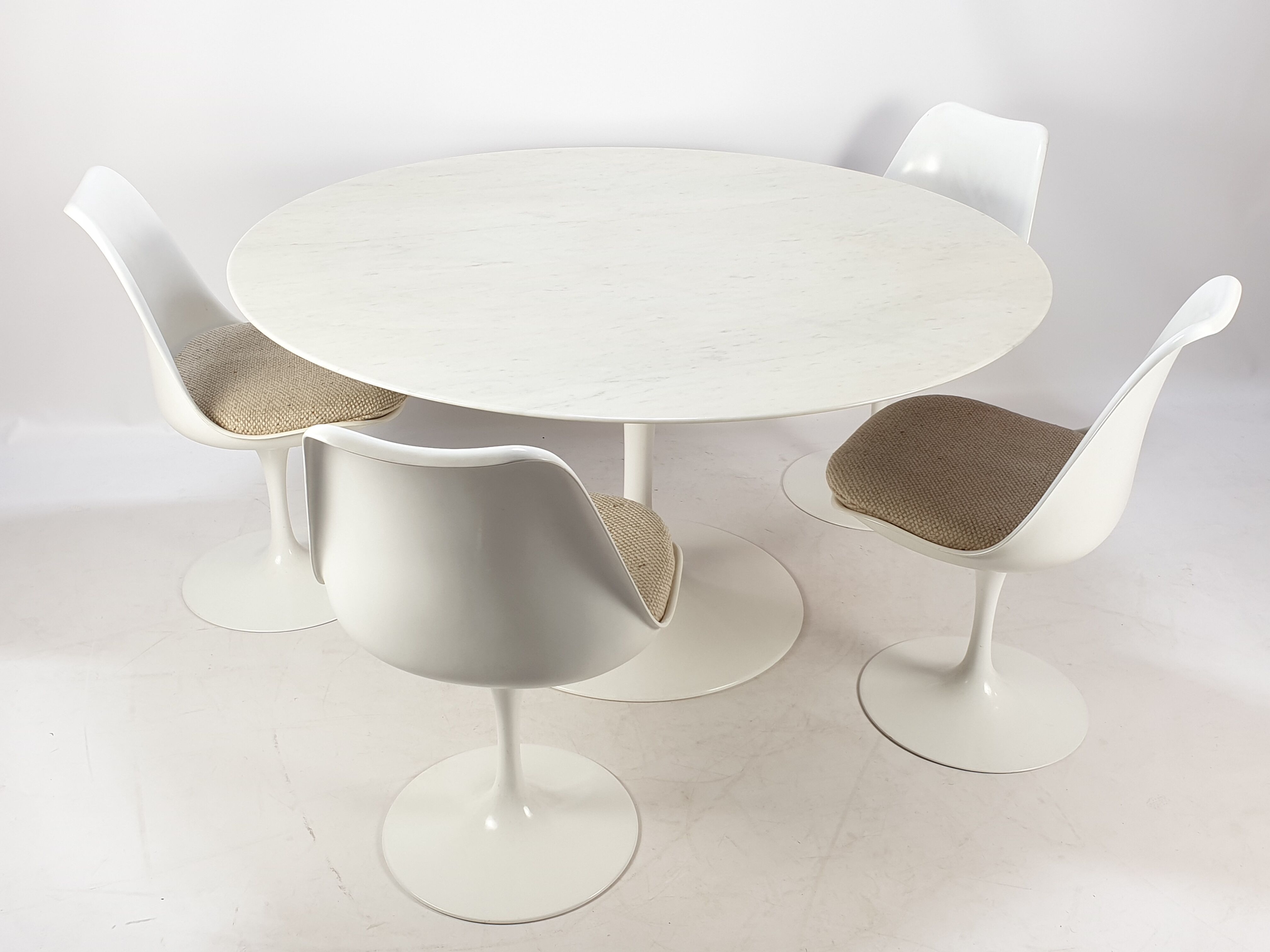 Tulip dining set by Eero Saarinen for Knoll, 1960