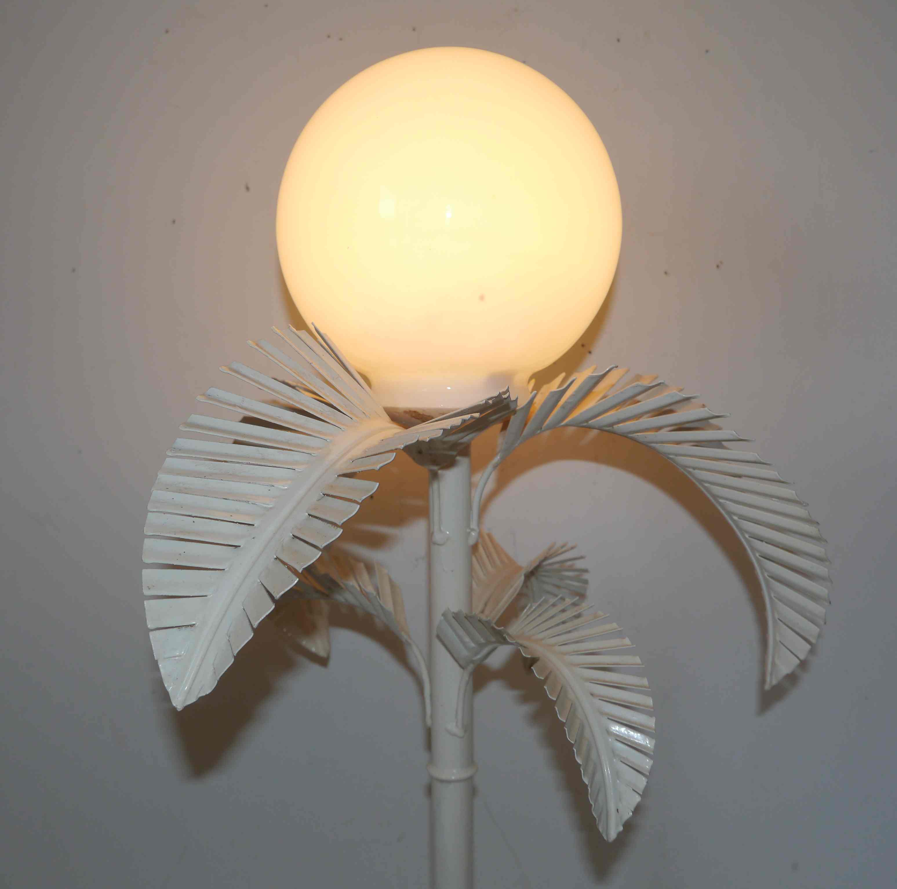 Lamp of the 70's "palm" in metal and opaline