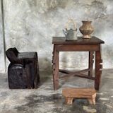 Stool, tabouret or low Japanese-style armchair in brutalist monoxyle radica.