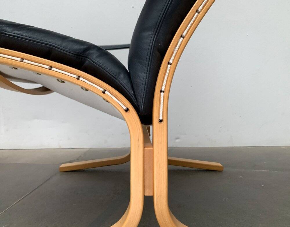 Siesta lounge chair set in Norwegian leather with ottoman by Ingmar Relling for Ekornes