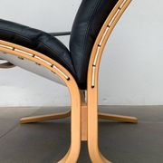 Siesta lounge chair set in Norwegian leather with ottoman by Ingmar Relling for Ekornes