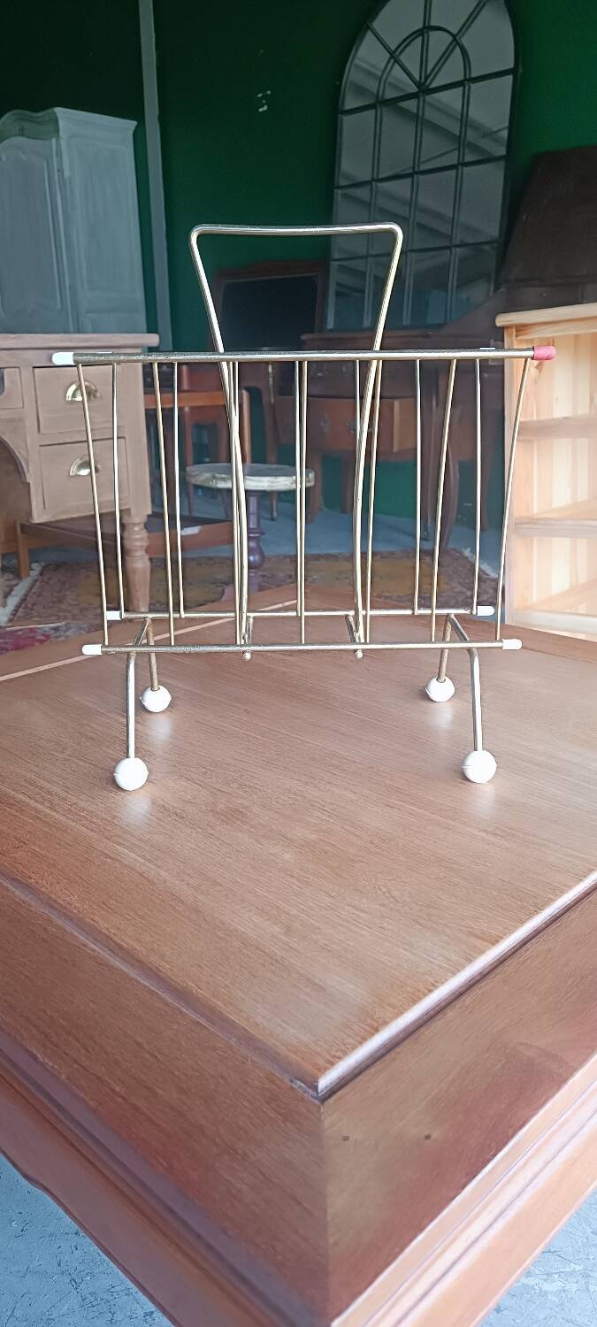 Porte-revue en métal doré, années 60