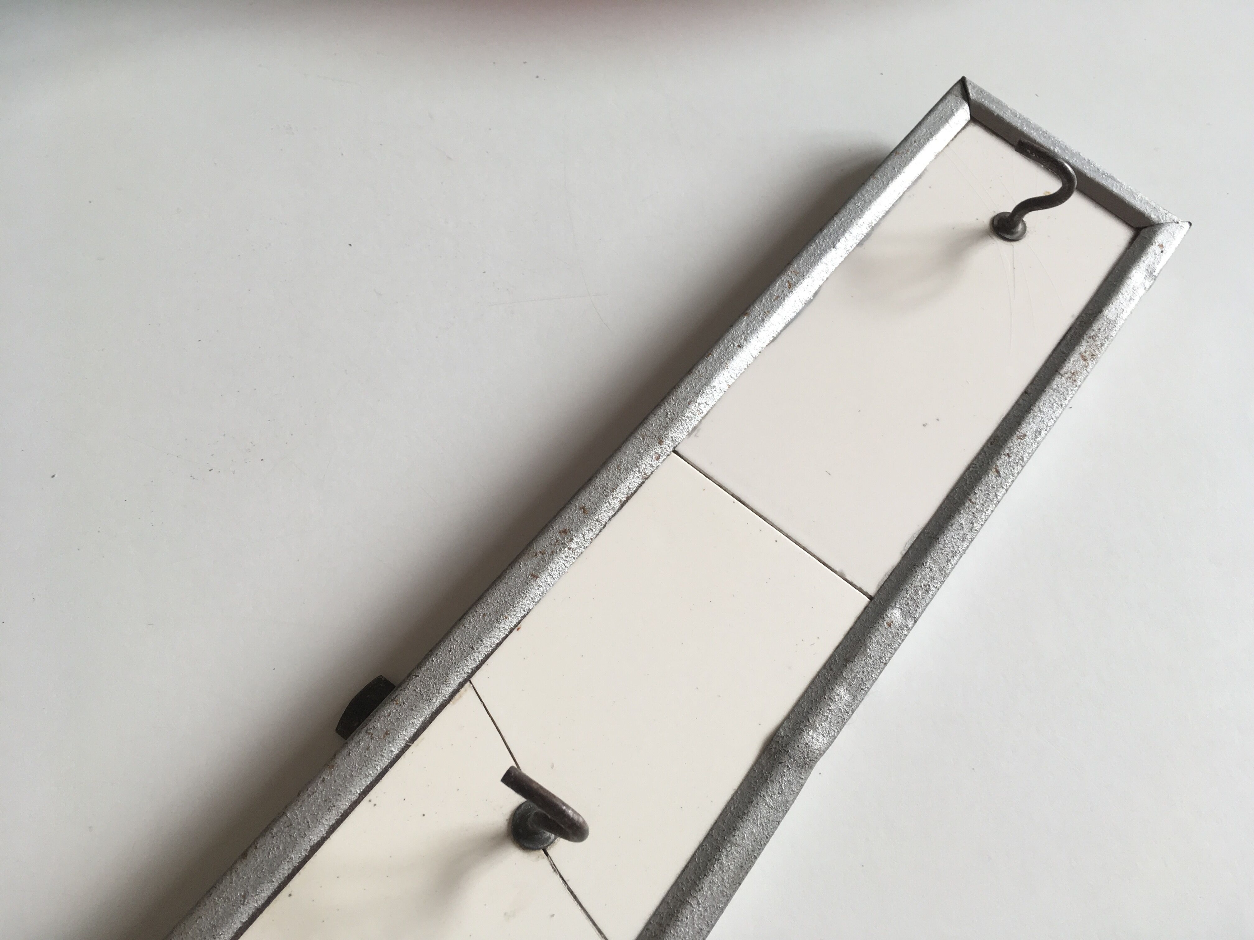 Patère USA hangs ceramic towel Amish 1930