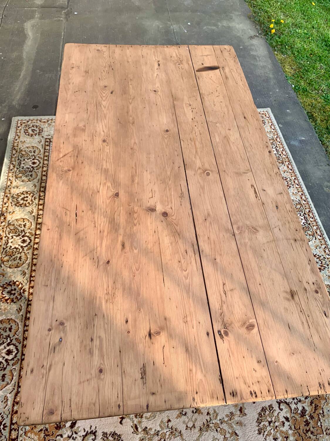 Farm table