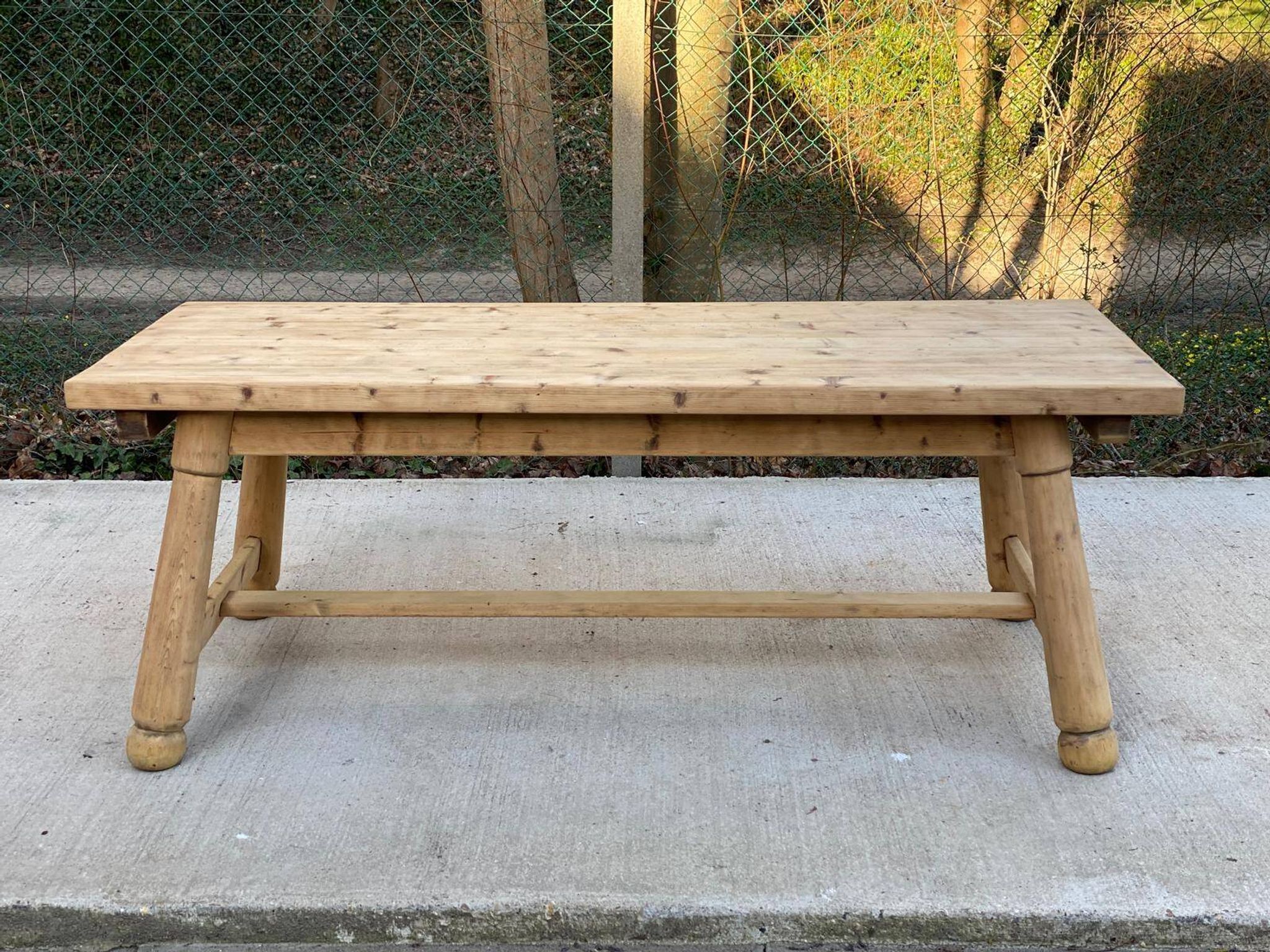 Table de ferme Georges Robert en bois massif brut, 1960, restaurée