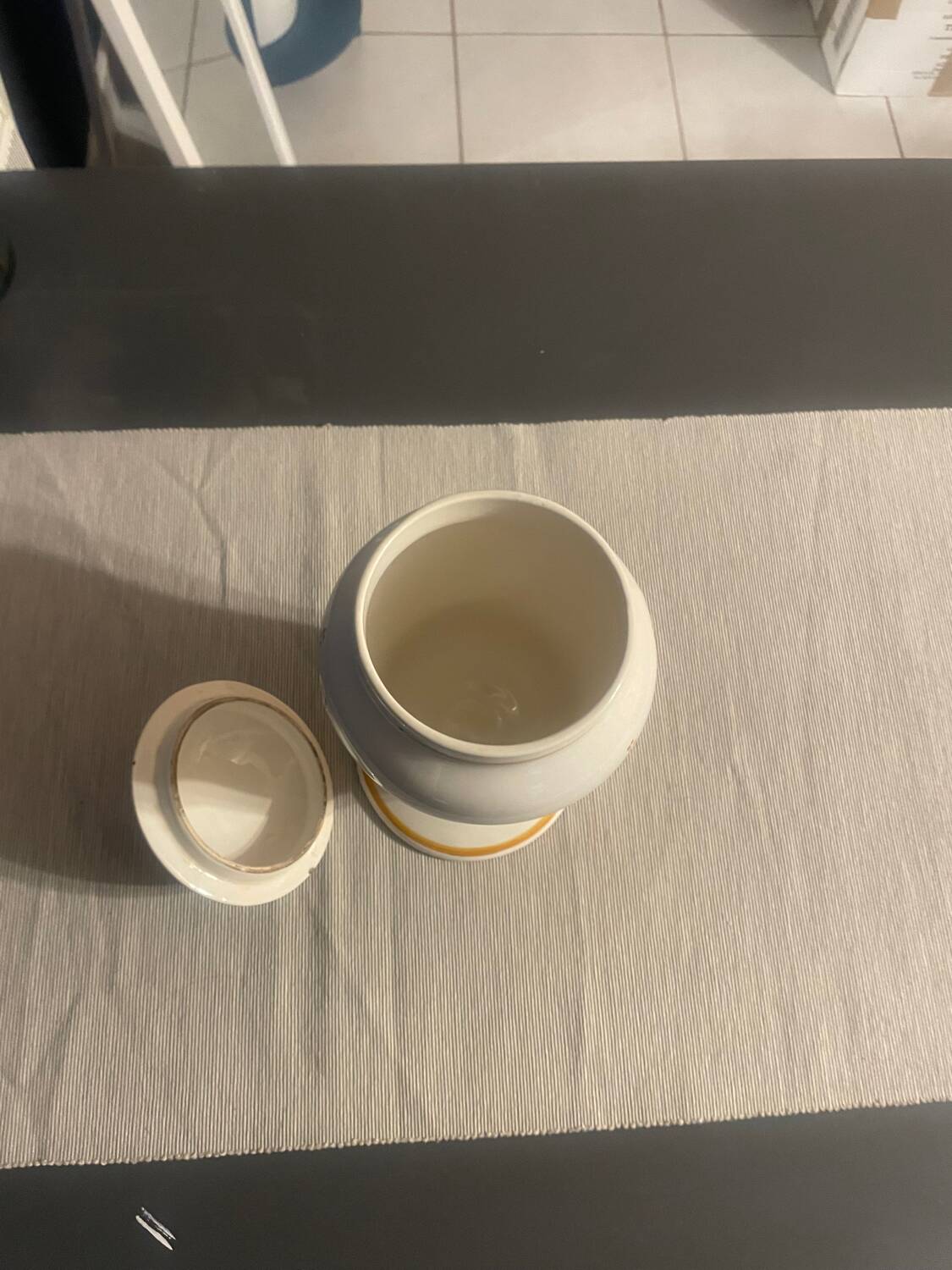 Moustiers pharmacy pot