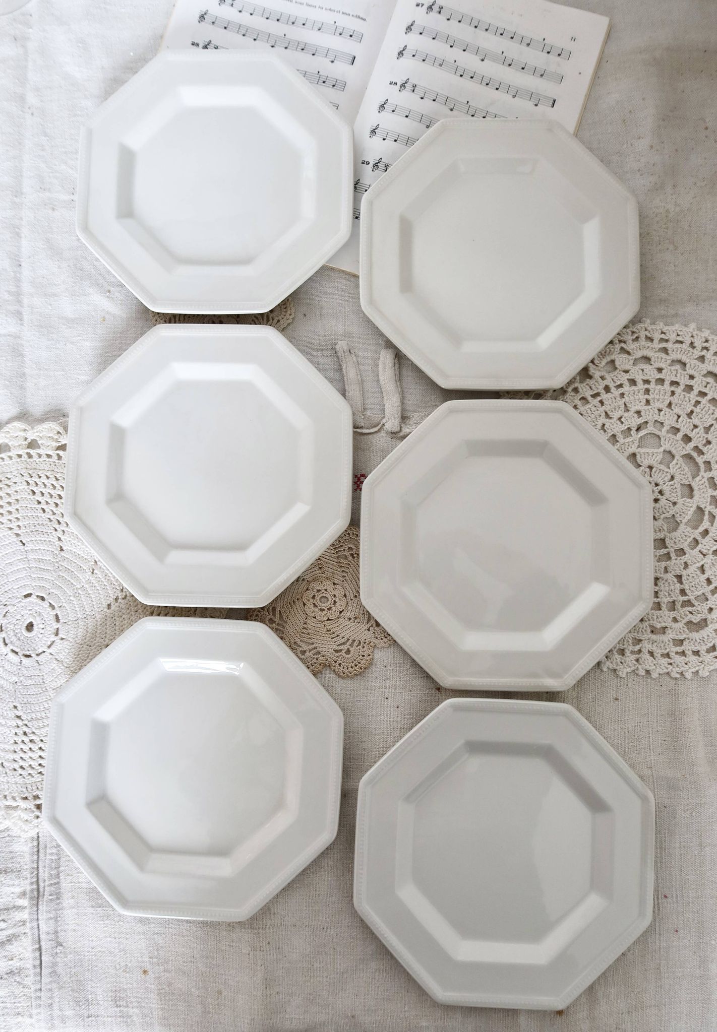 6 assiettes à dessert vintage octogonales à décor perlé, Johnson Brothers