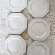 6 assiettes à dessert vintage octogonales à décor perlé, Johnson Brothers