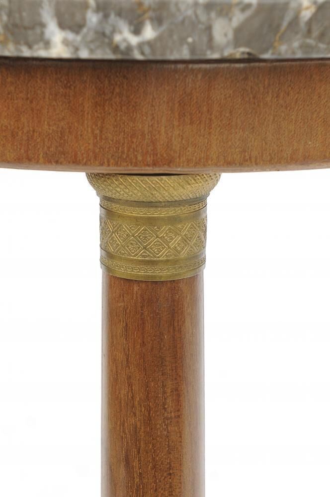 Swan collar side table