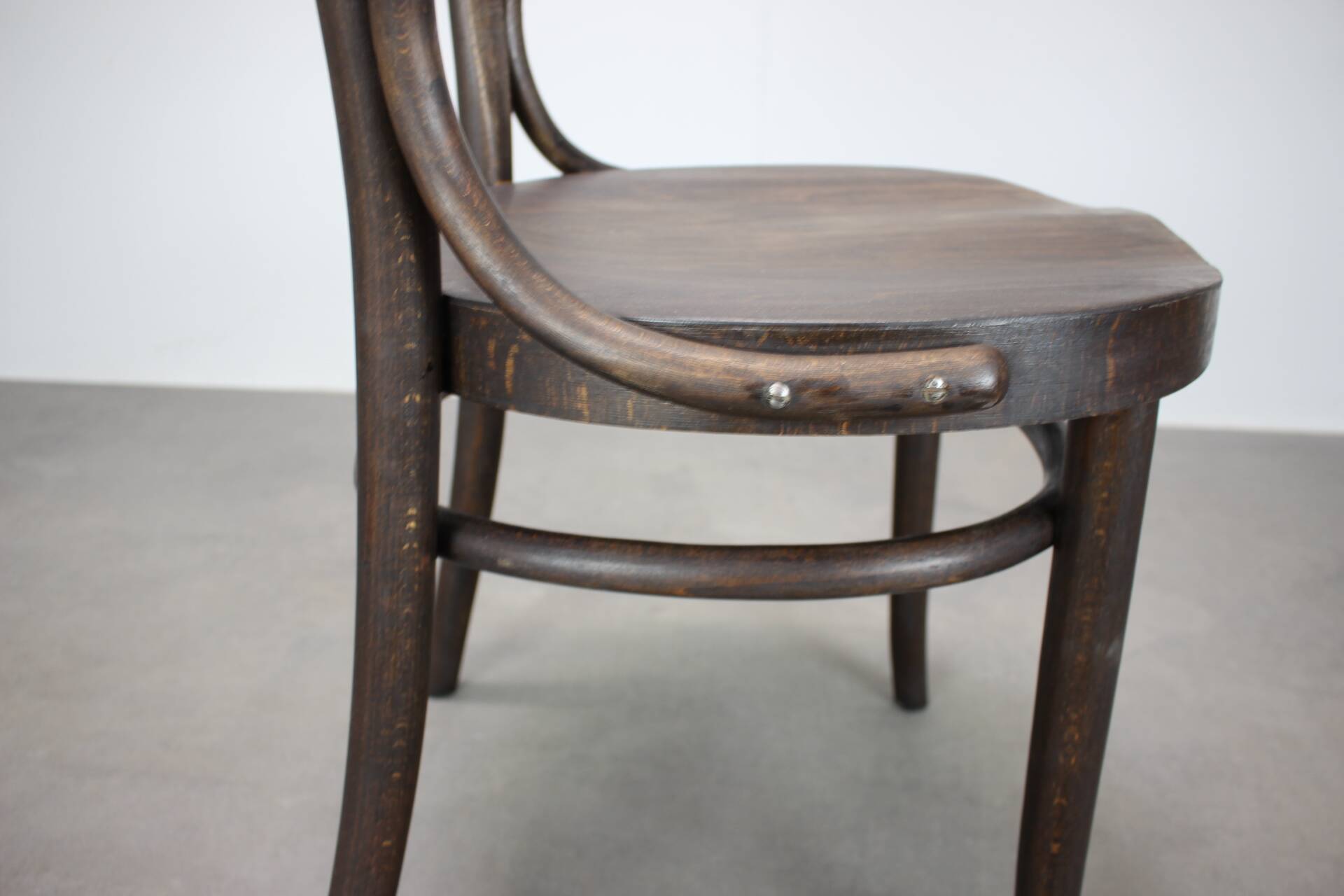 Vintage B3 armchair in bent wood, Czechoslovakia, 1920s
