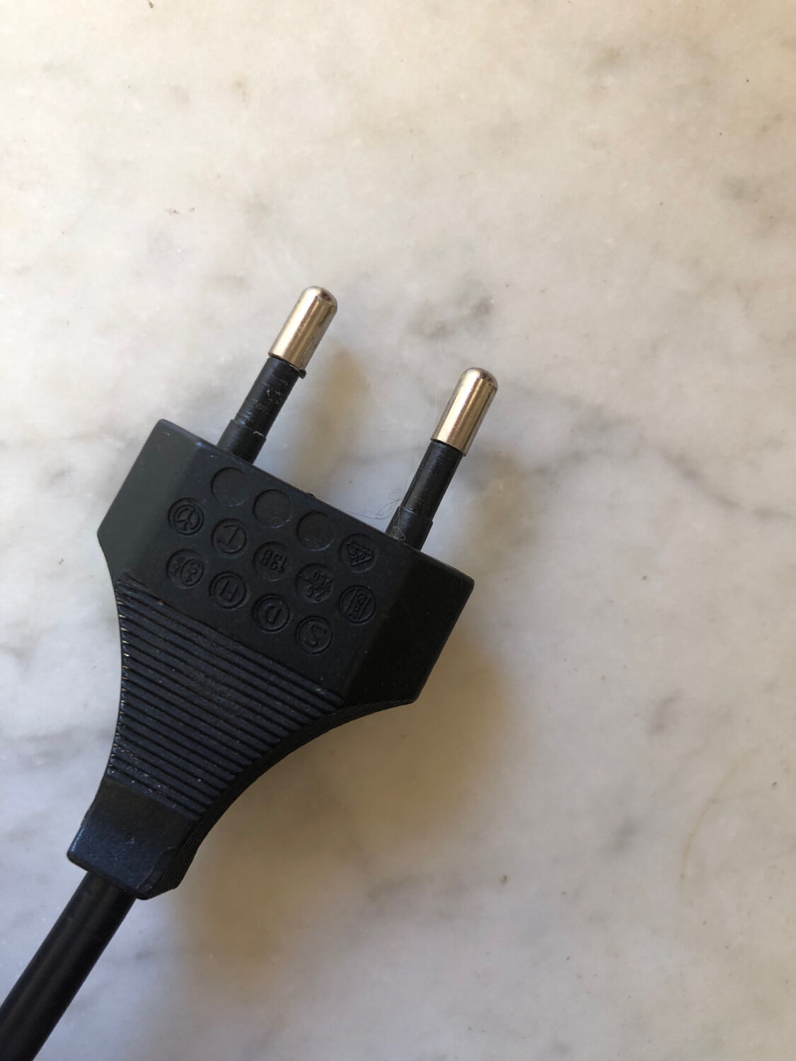 Ceramic foot table lamp