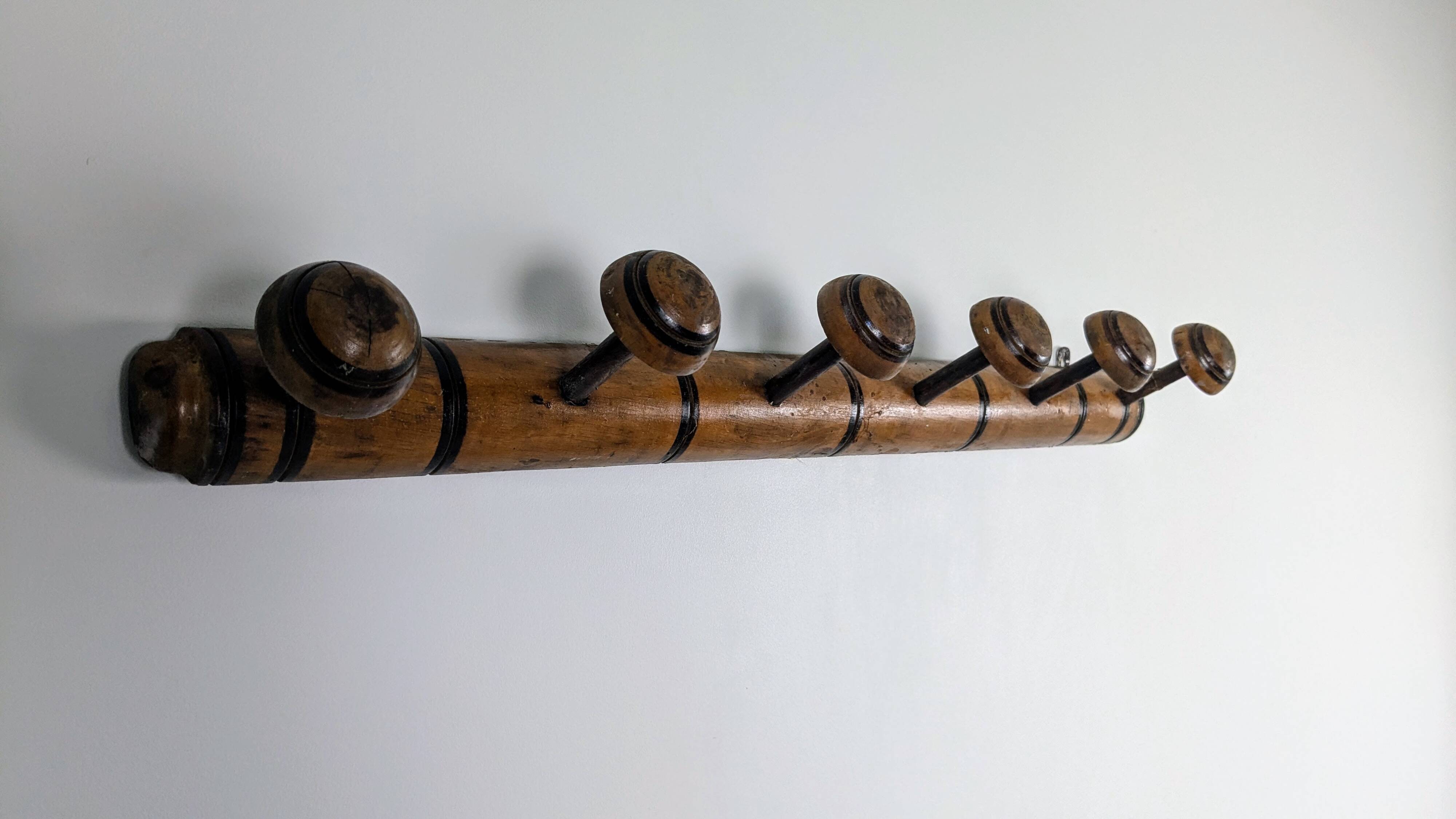 Vintage bamboo carved wood coat rack with 7 hooks – Natural elegance