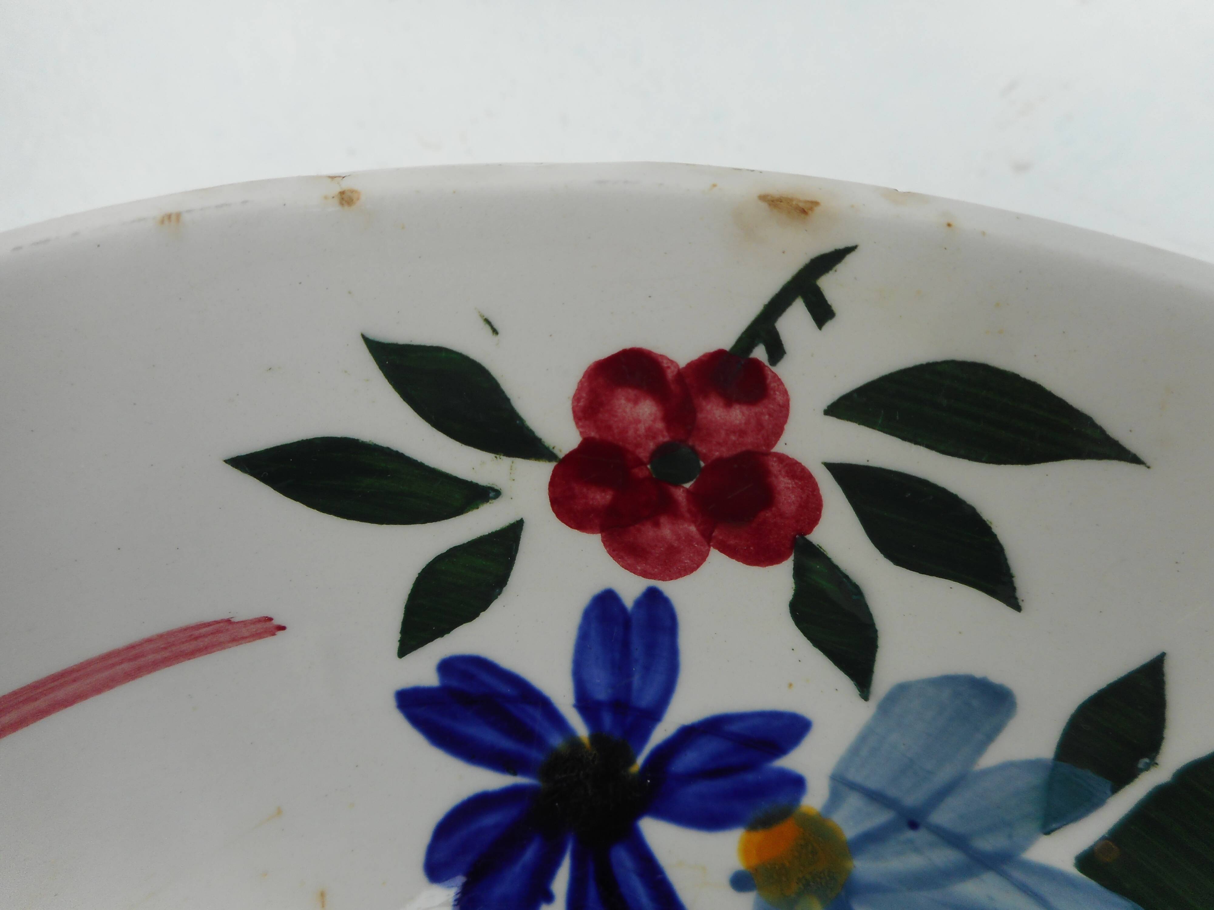 Set of six hollow plates "cap" in earthenware