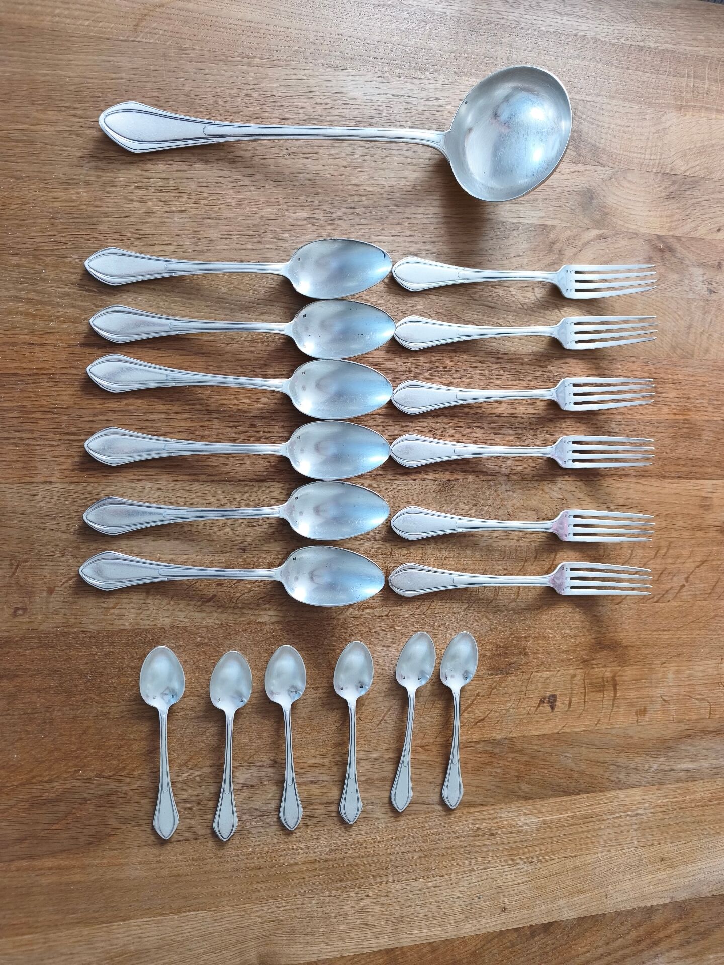 Ménagère en métal argenté 84 Gr (pour 6 personnes)