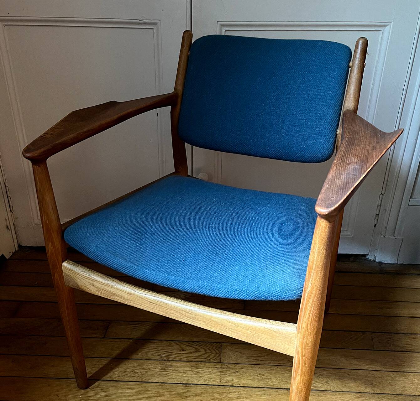 Fauteuil scandinave George Tanier