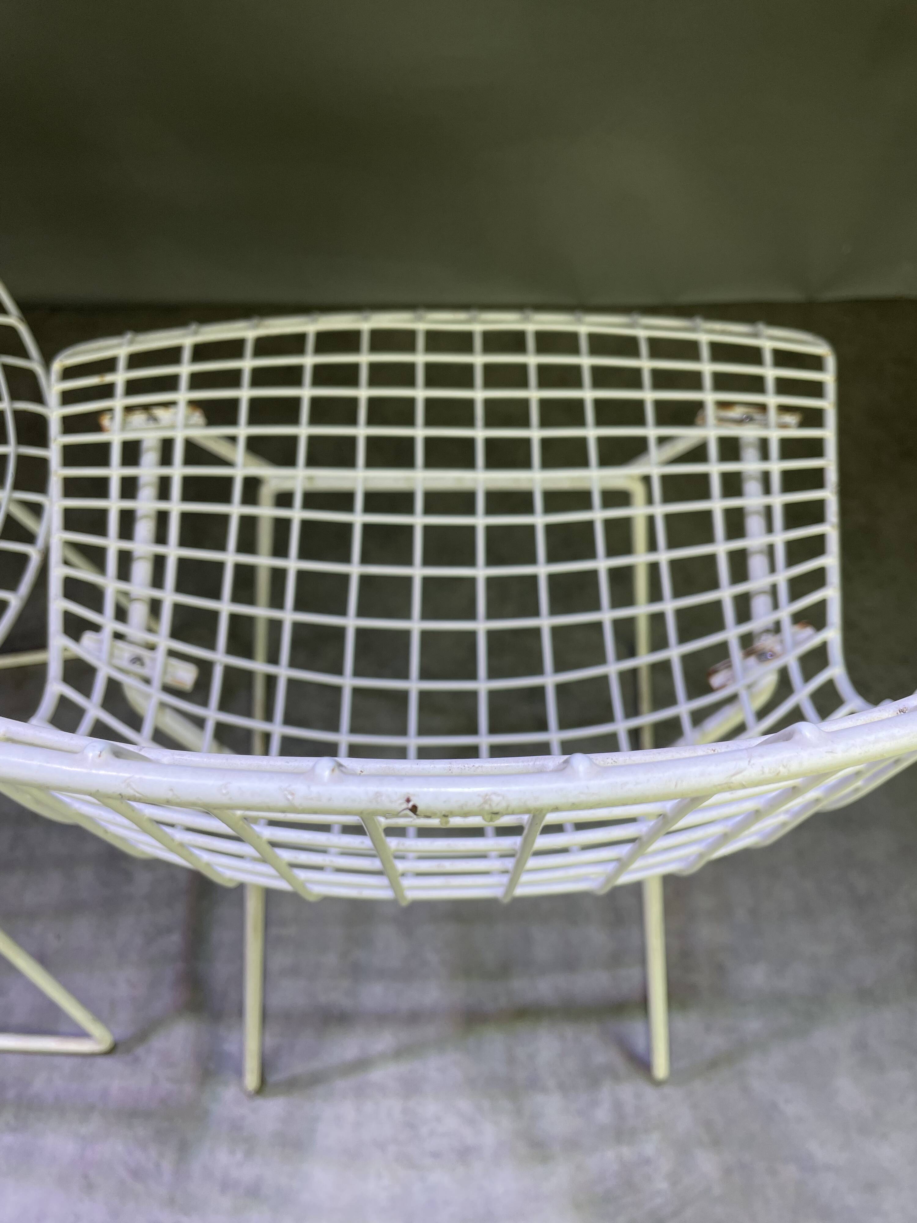 Pair of Bertoïa chairs