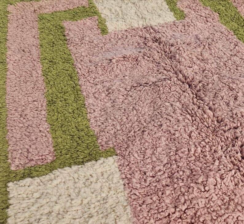 Handmade pure wool rug, size 250 x 250 cm.