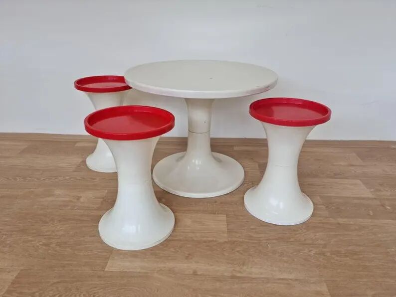 Midcentury Set of Three Tulip Stools and Coffee Table, Space Age, Germany, 1970s