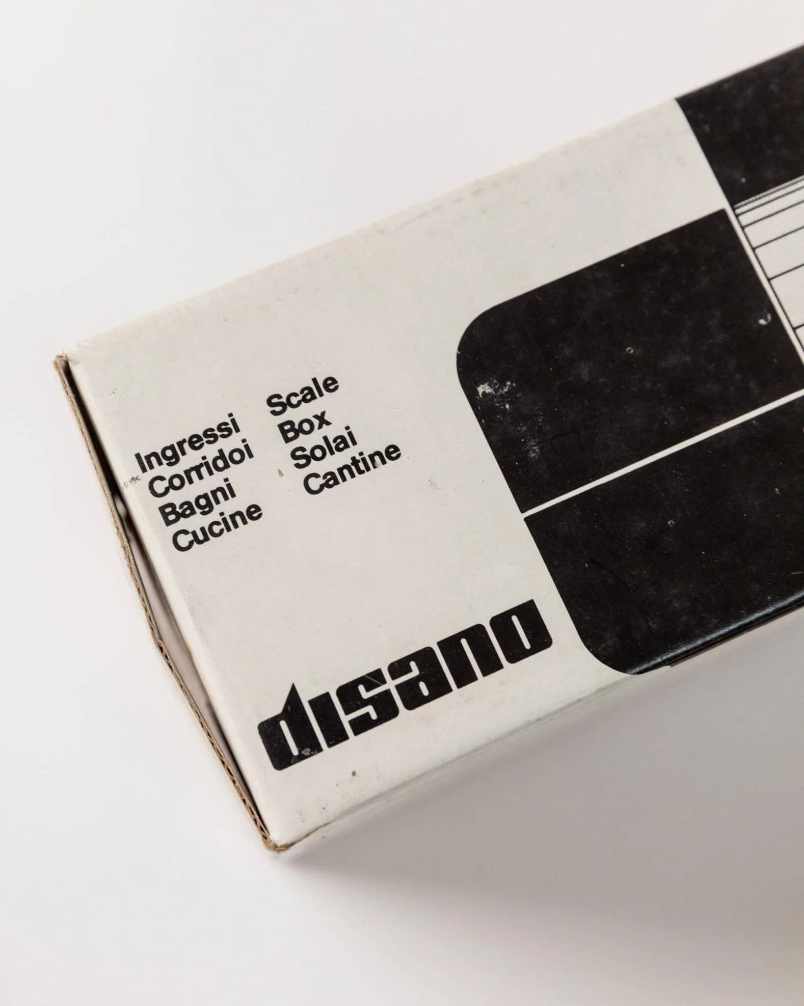 Set of 2 Vintage Wall Lamps Cometa 430 by Disano Italy, 1980s, Red Plastic with Translucent Diffuser Original Packaging