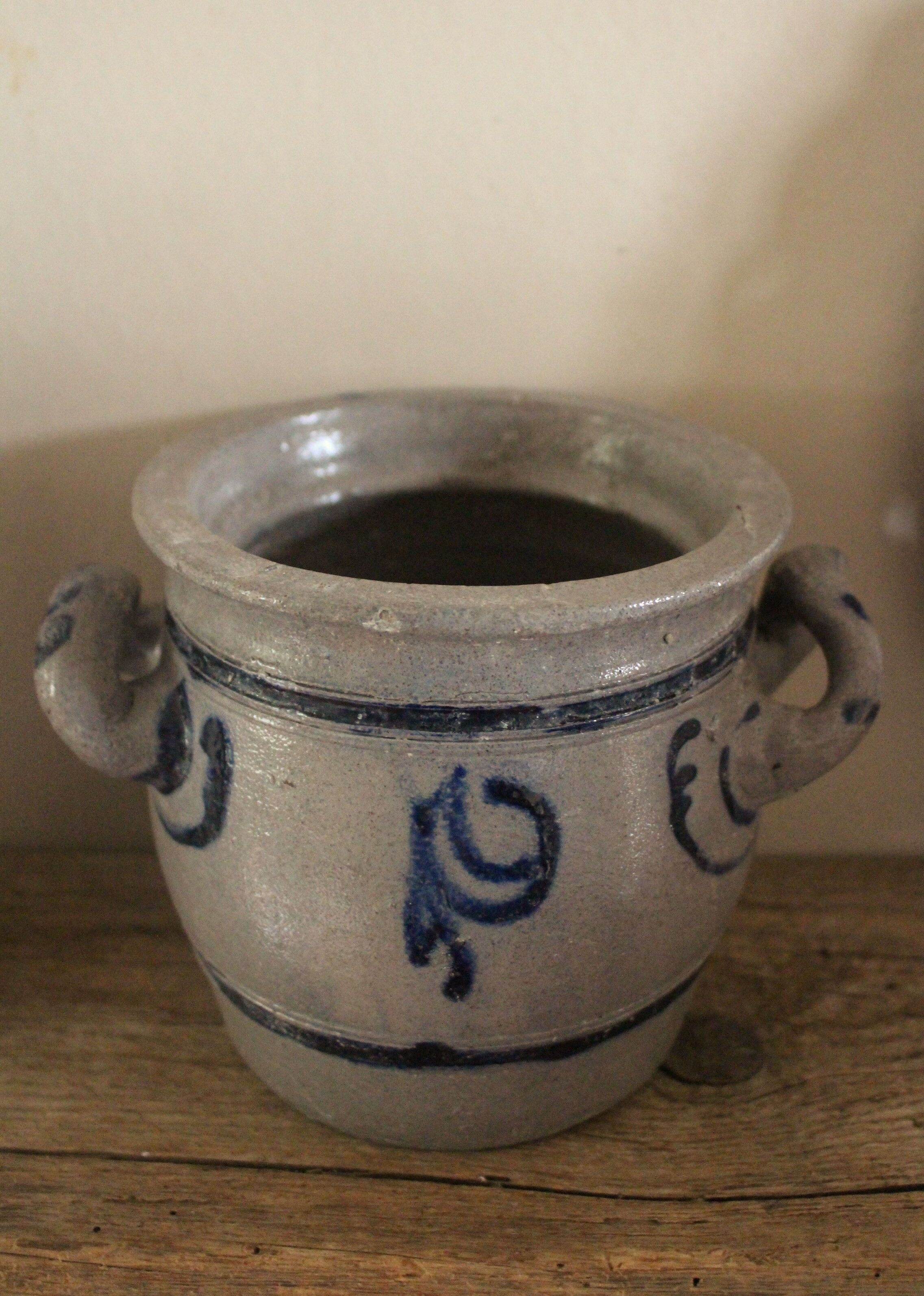 Blue grey stoneware pot