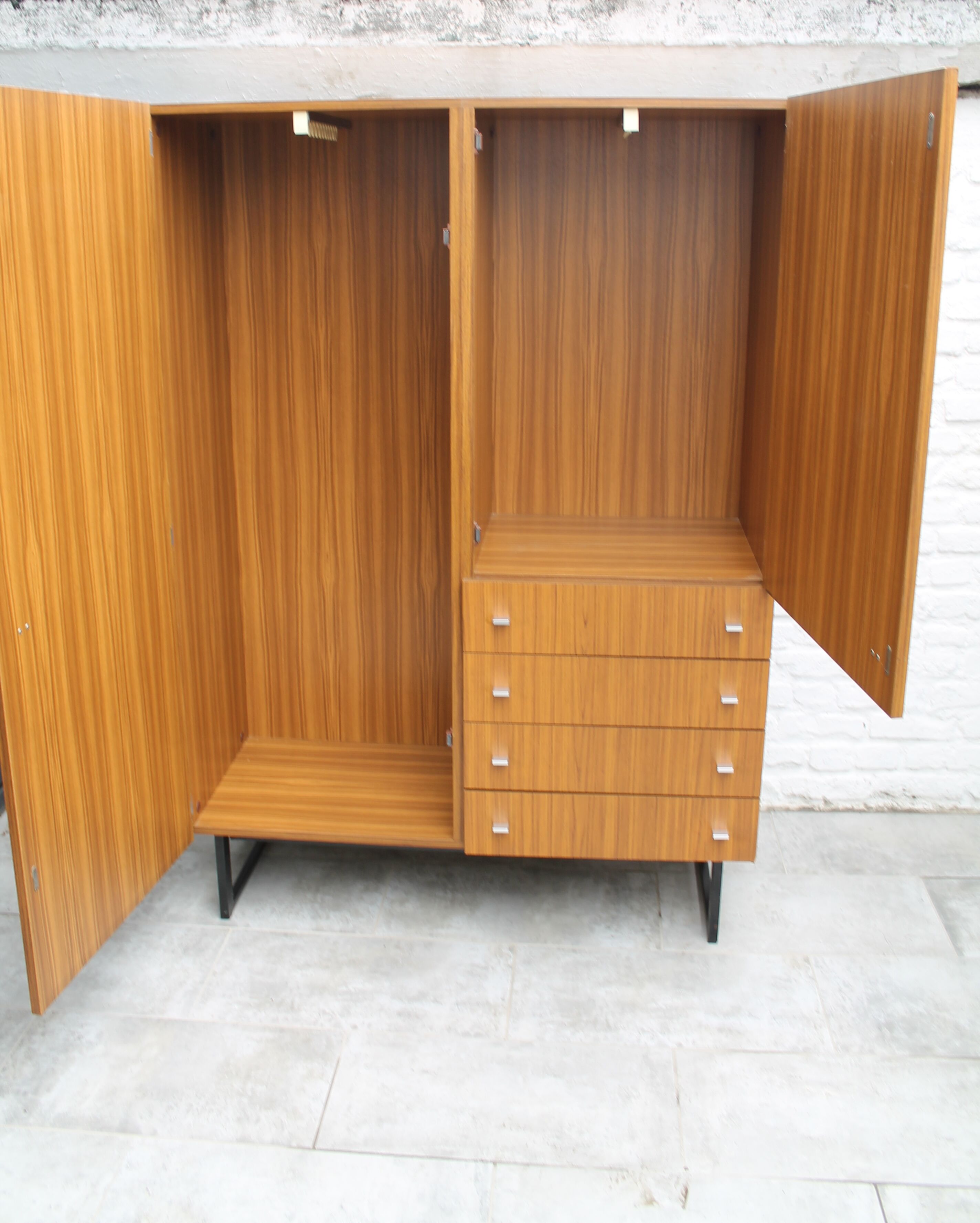 Pierre Guariche wardrobe for vintage Meurop 1960