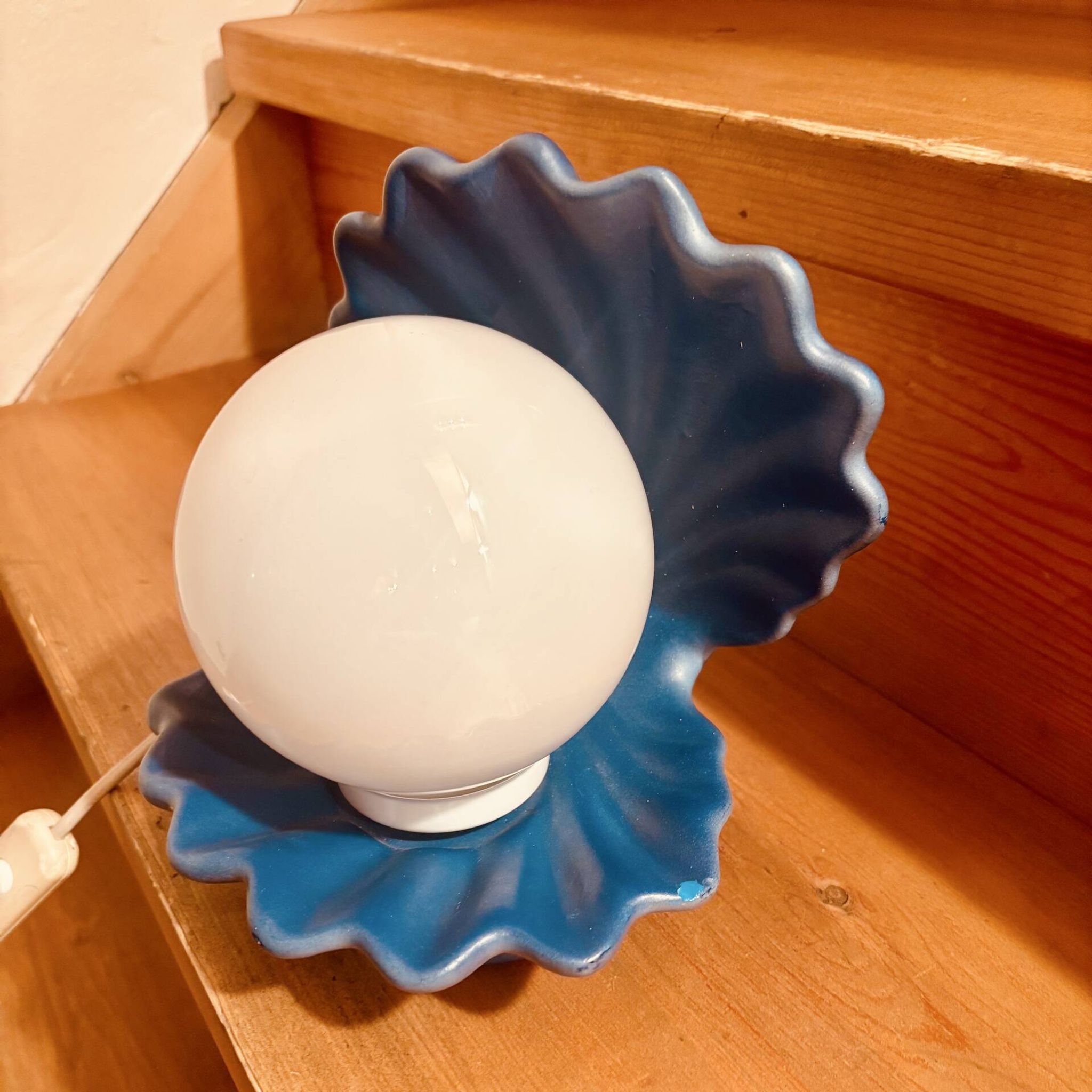 Vintage shell lamp