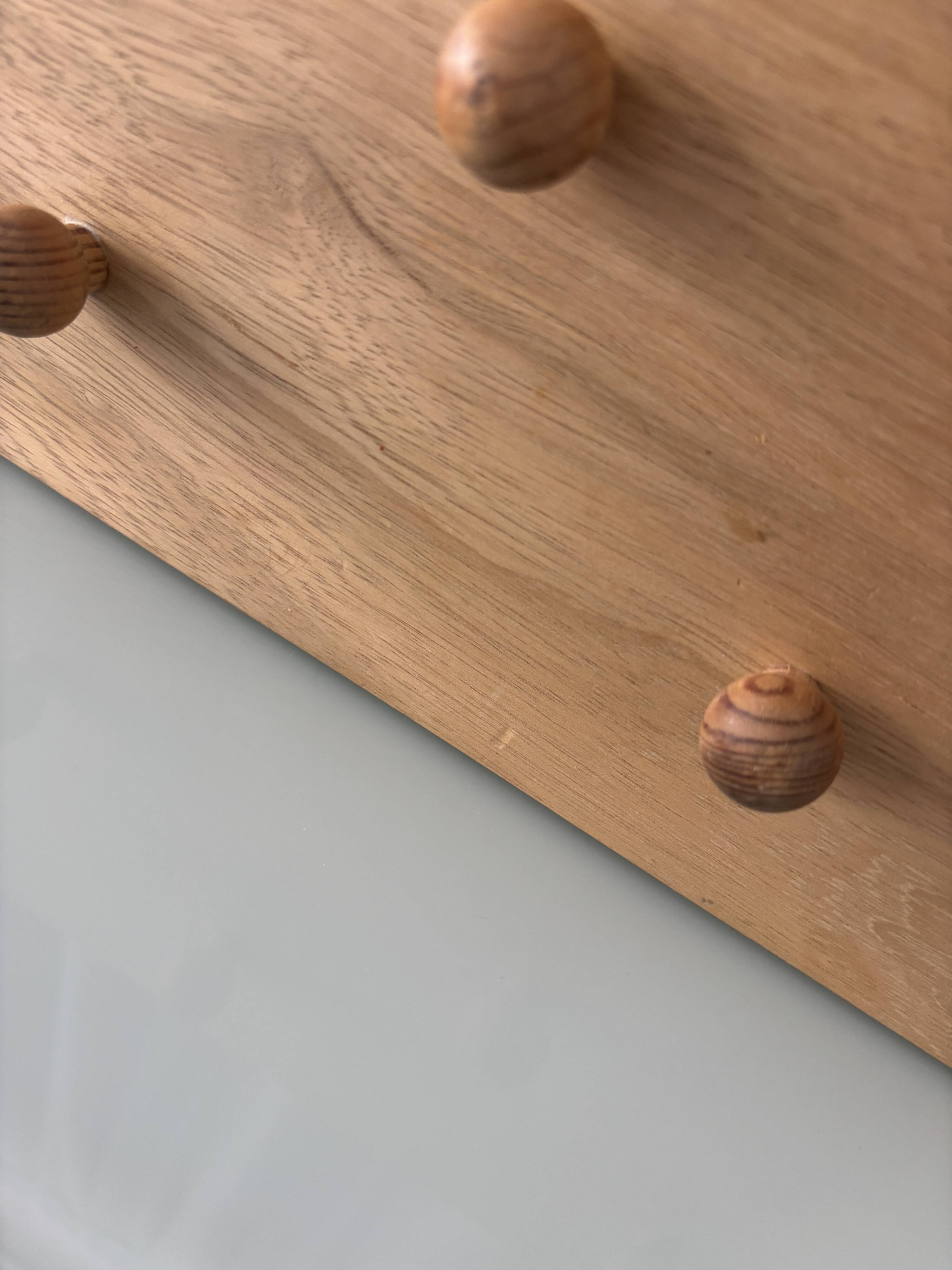 Vintage Solid Wood Wall-Mounted Coat Rack – 7 Pegs