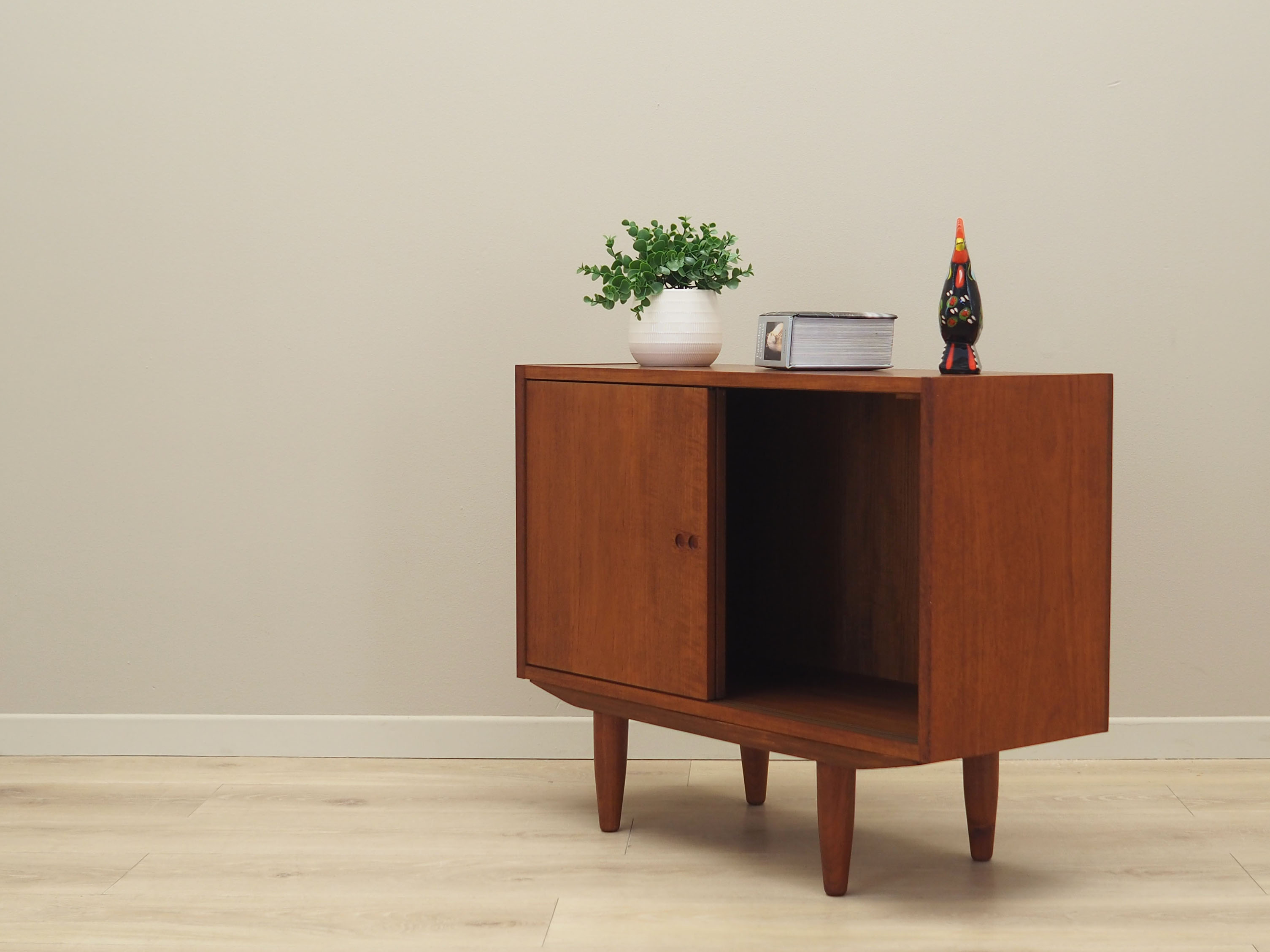 Buffet en teck, design danois, années 1960, designer: Arne Vodder