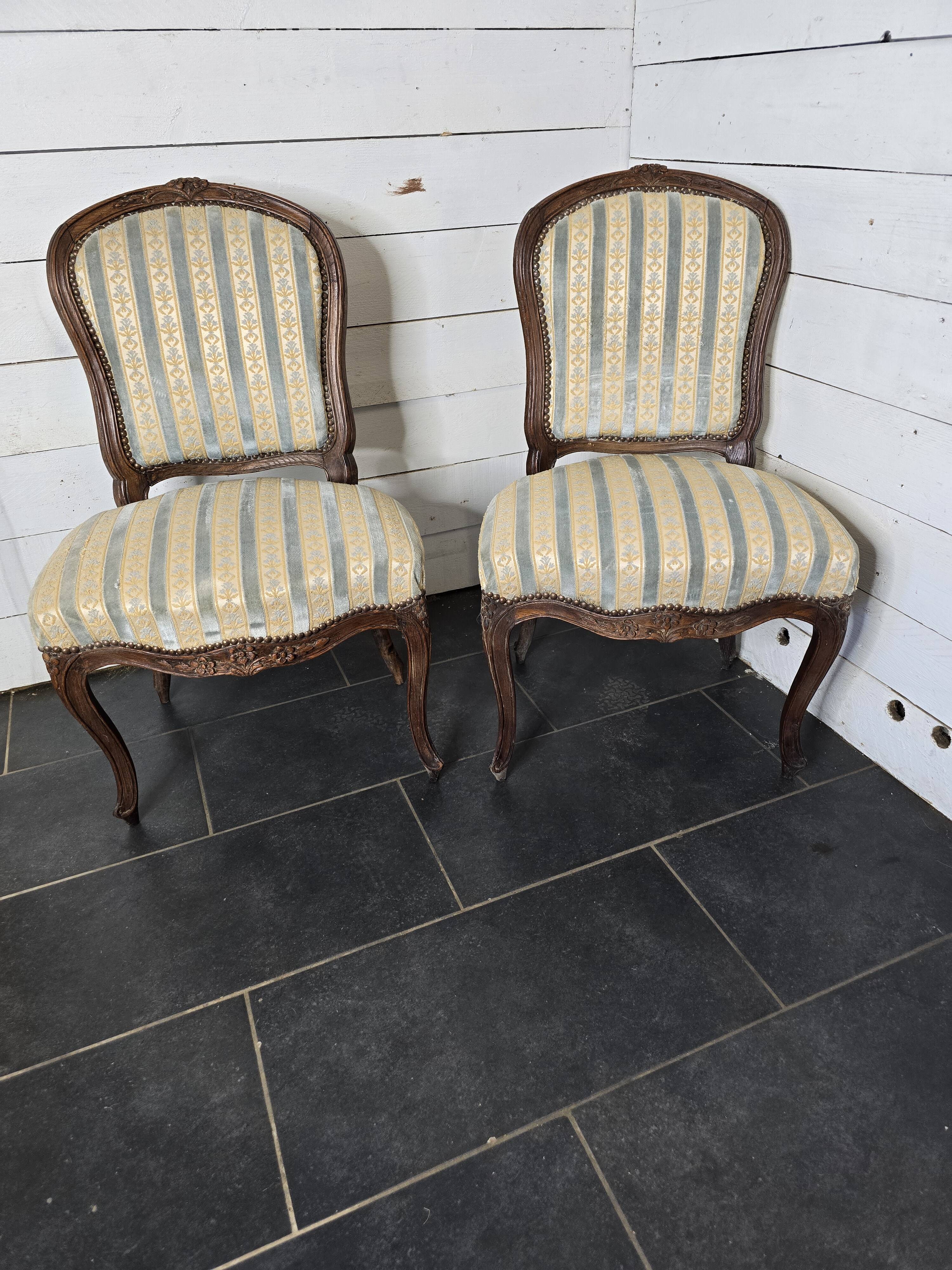 Paire de chaises style Louis XV