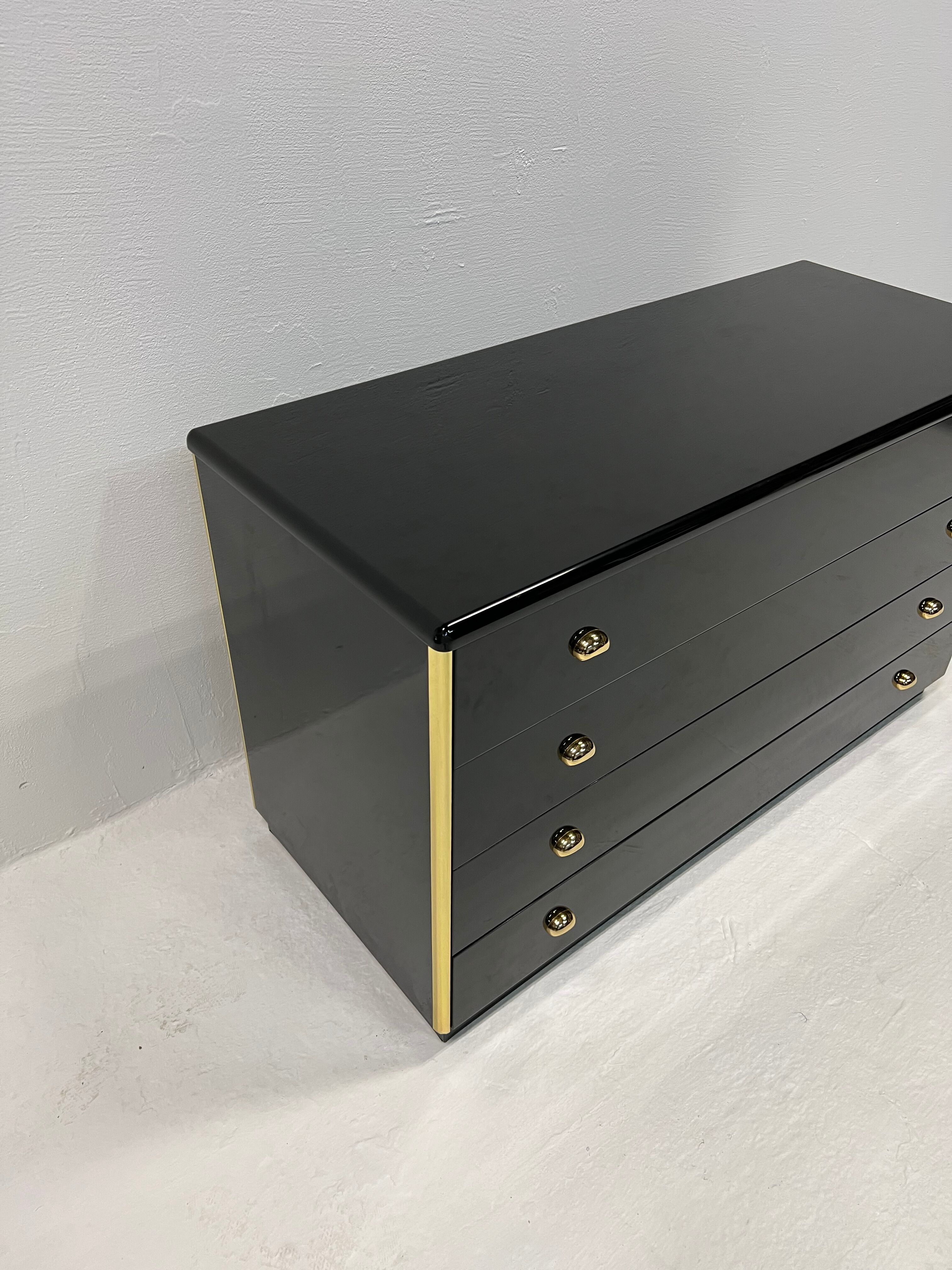 Black lacquered chest of drawers