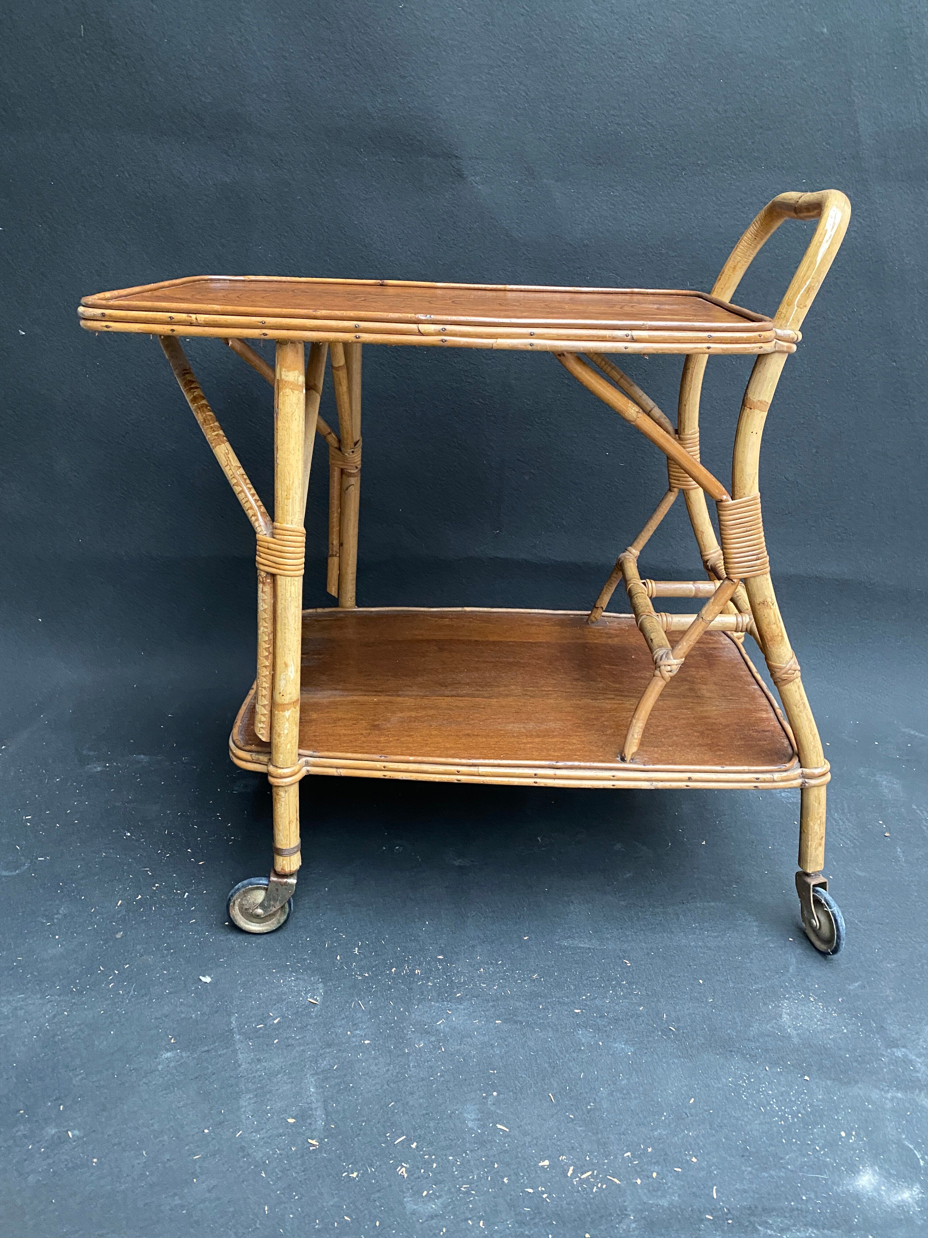 Rattan bar rolling table