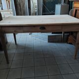 Farm table
