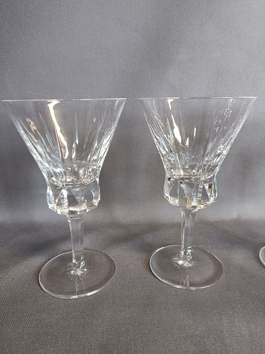 Série de 6 verres à vin rouge en cristal de Bayel forme tulipe
