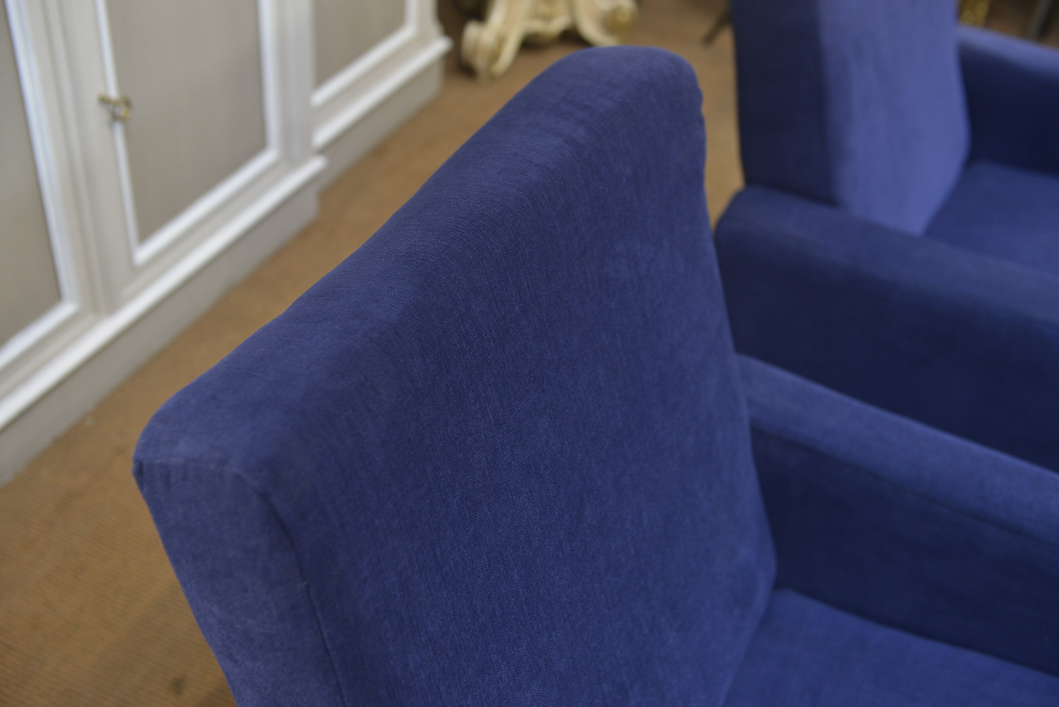 Pair of armchairs and ottoman vintage 1950 in blue velour and brass