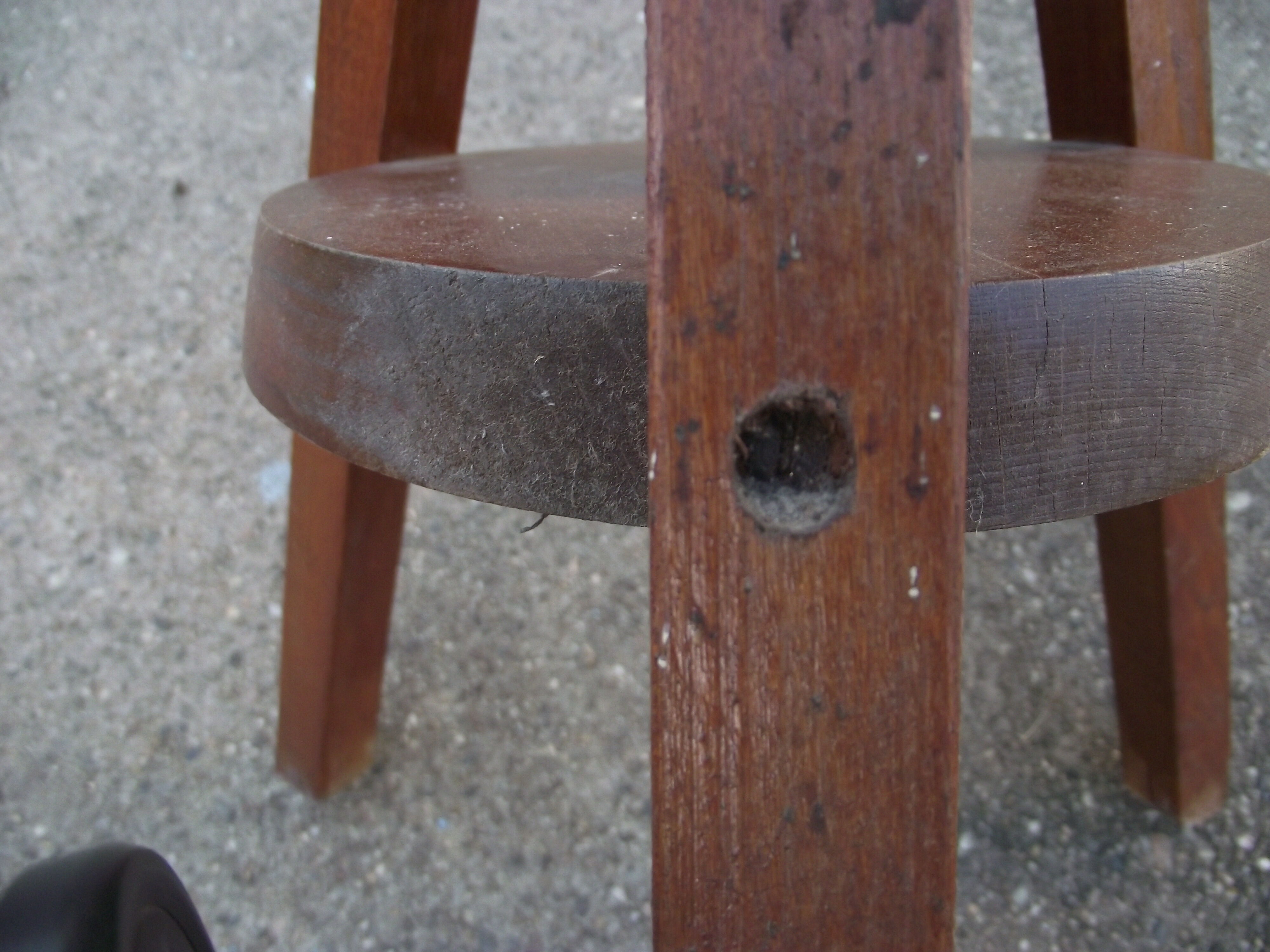 High-adjustable wooden stool