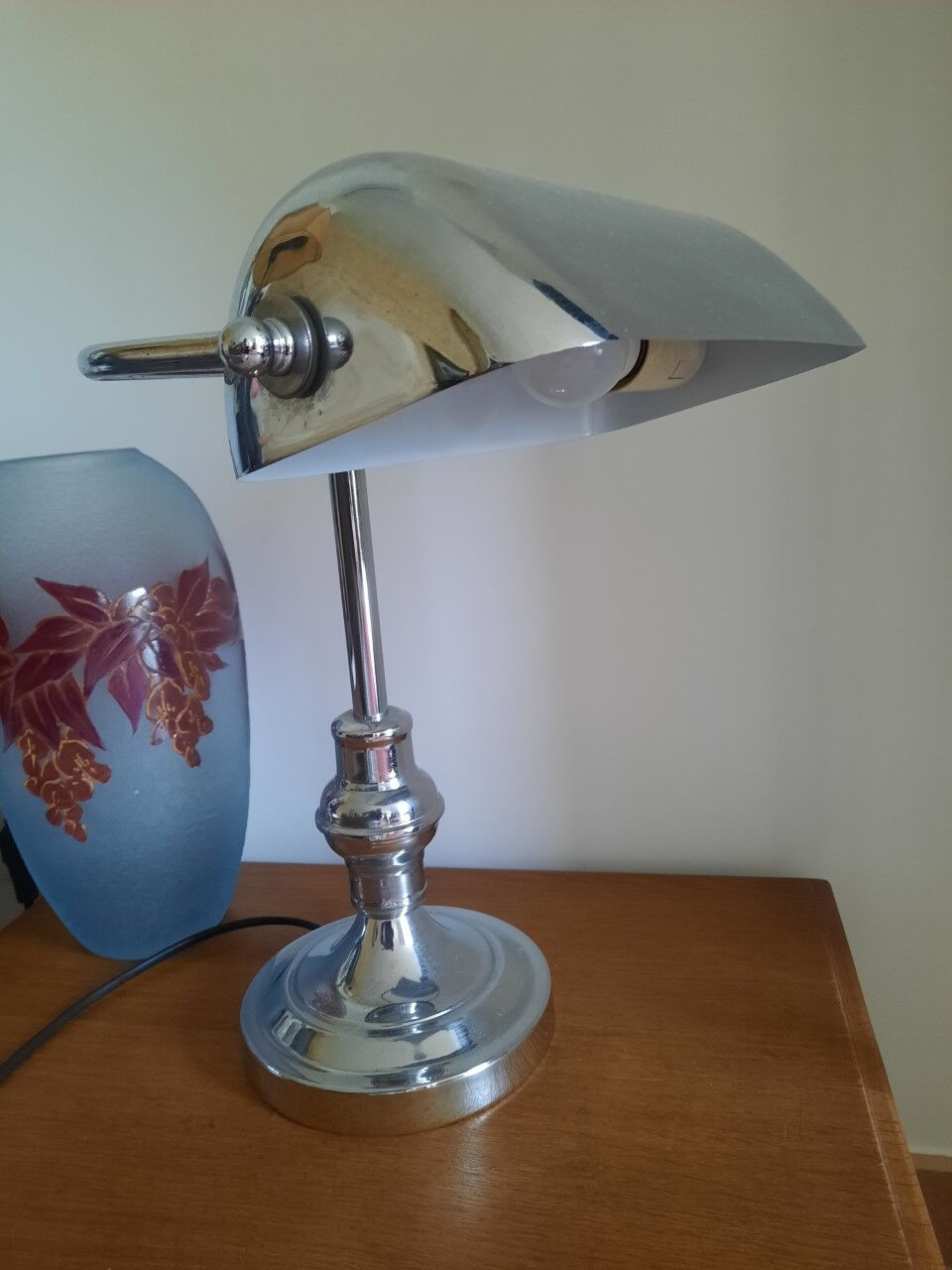 Desk lamp