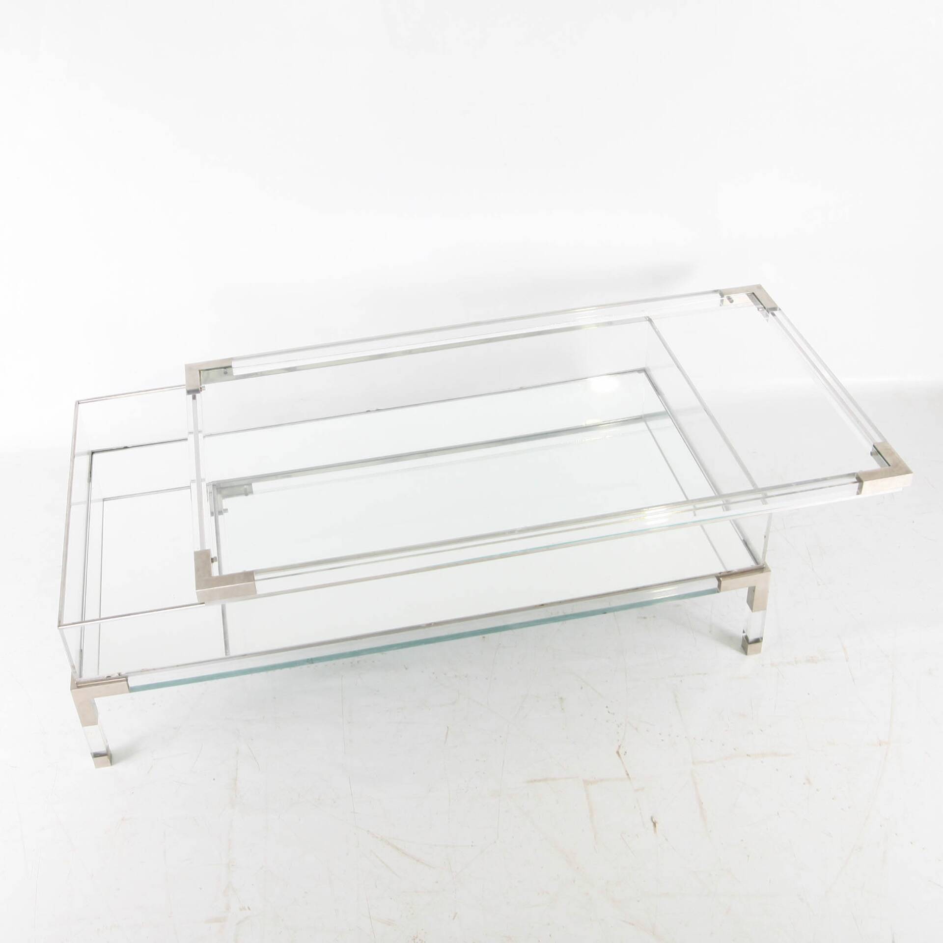 Sliding coffee table