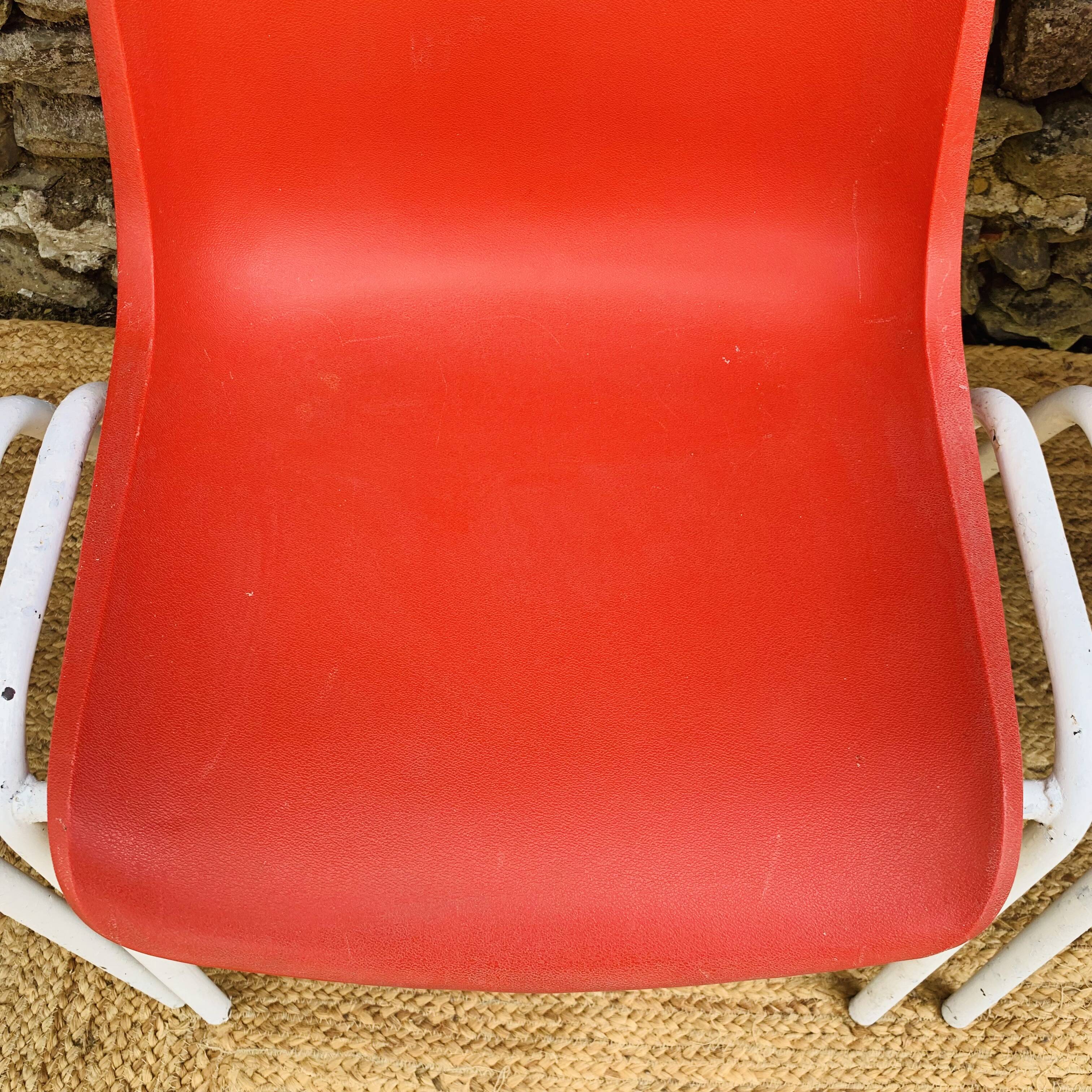 Ensemble de 4 chaises rouges modèle europa